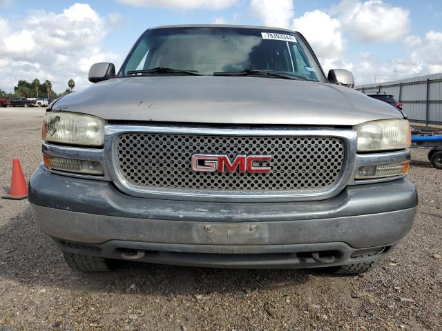 Photo 4 VIN: 1GKEC13Z32R158591 - GMC YUKON 