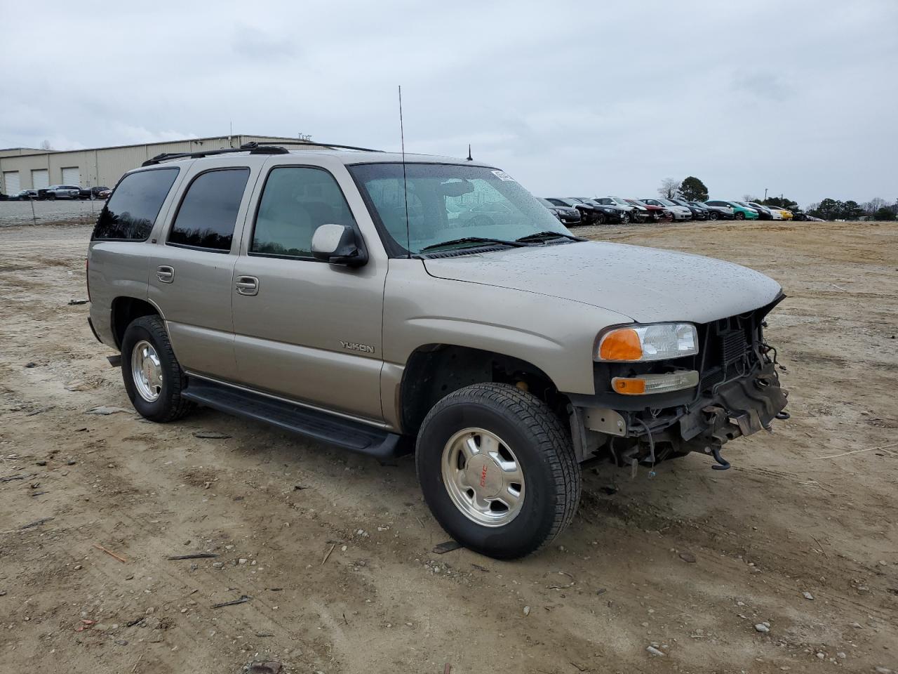 Photo 3 VIN: 1GKEC13Z32R174936 - GMC YUKON 