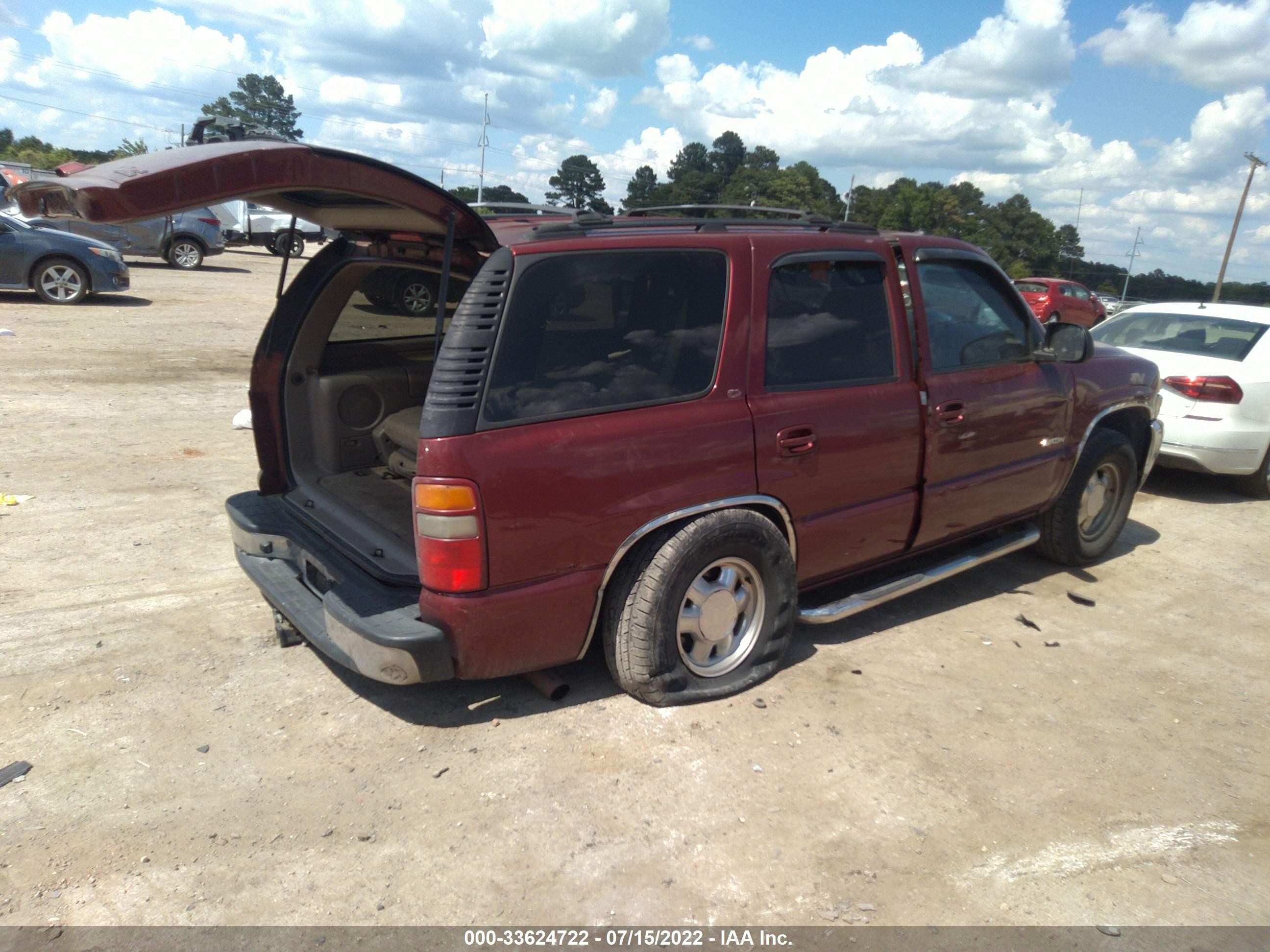 Photo 3 VIN: 1GKEC13Z33R178034 - GMC YUKON 