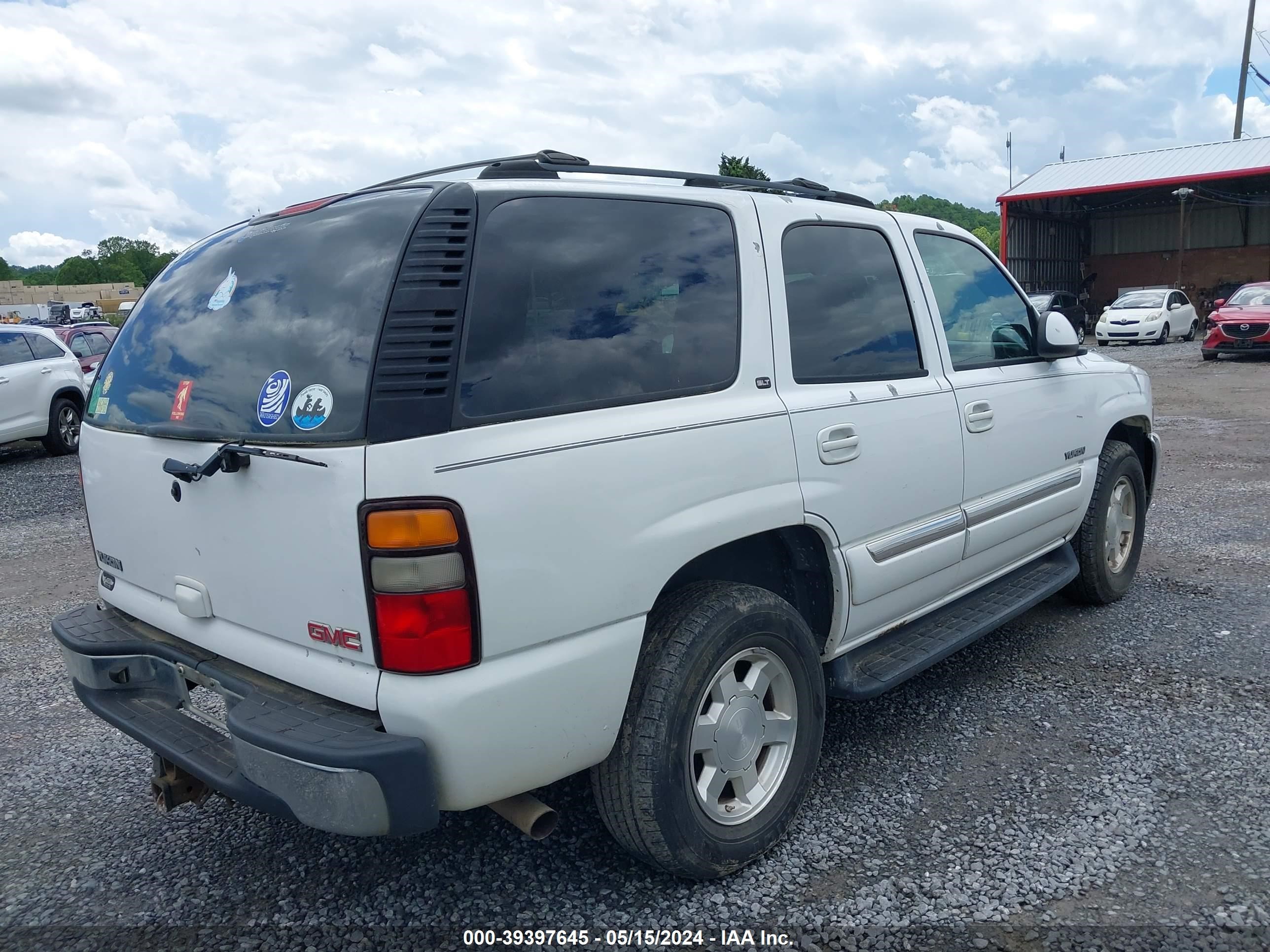 Photo 3 VIN: 1GKEC13Z34R220462 - GMC YUKON 