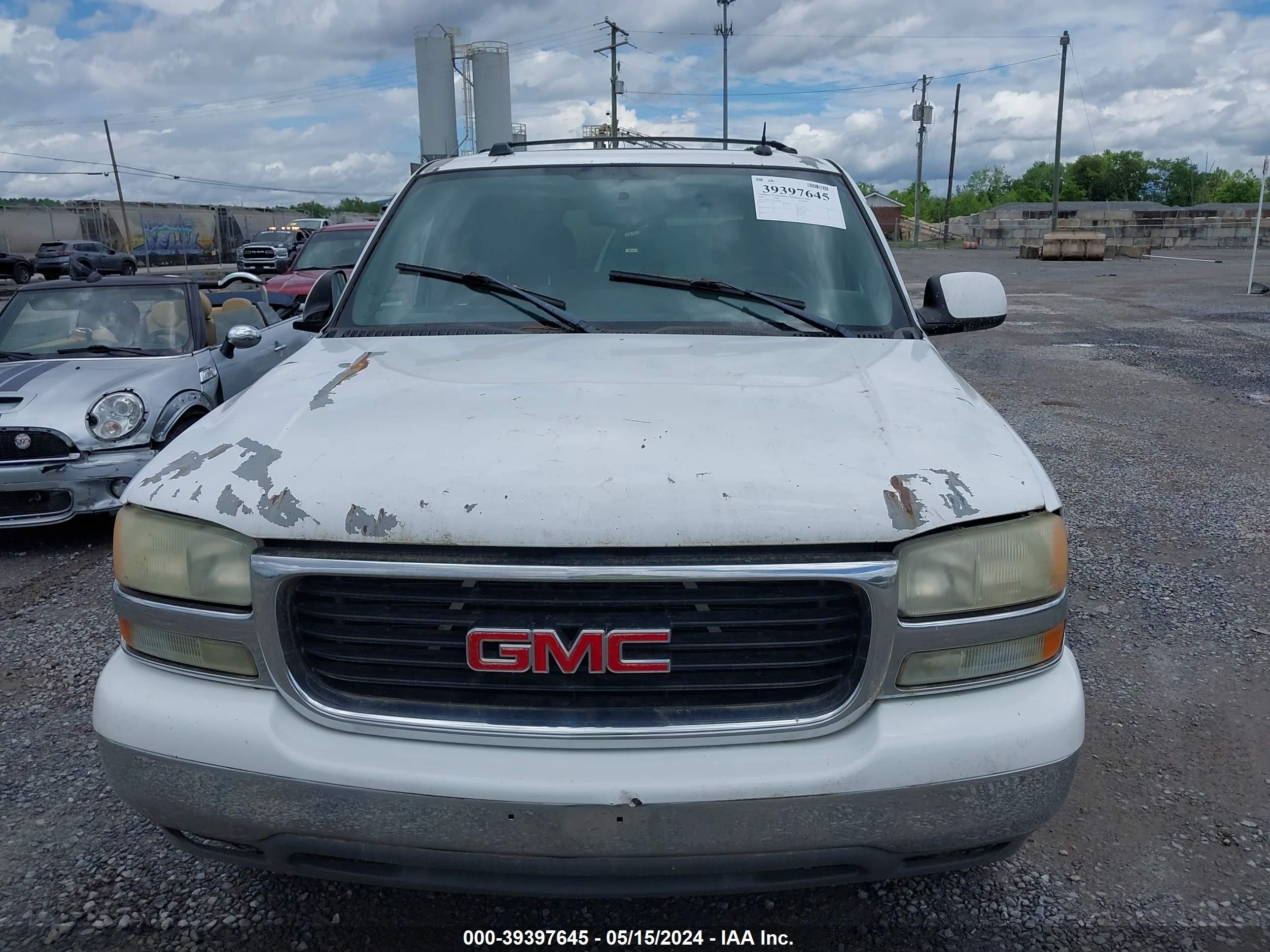 Photo 5 VIN: 1GKEC13Z34R220462 - GMC YUKON 