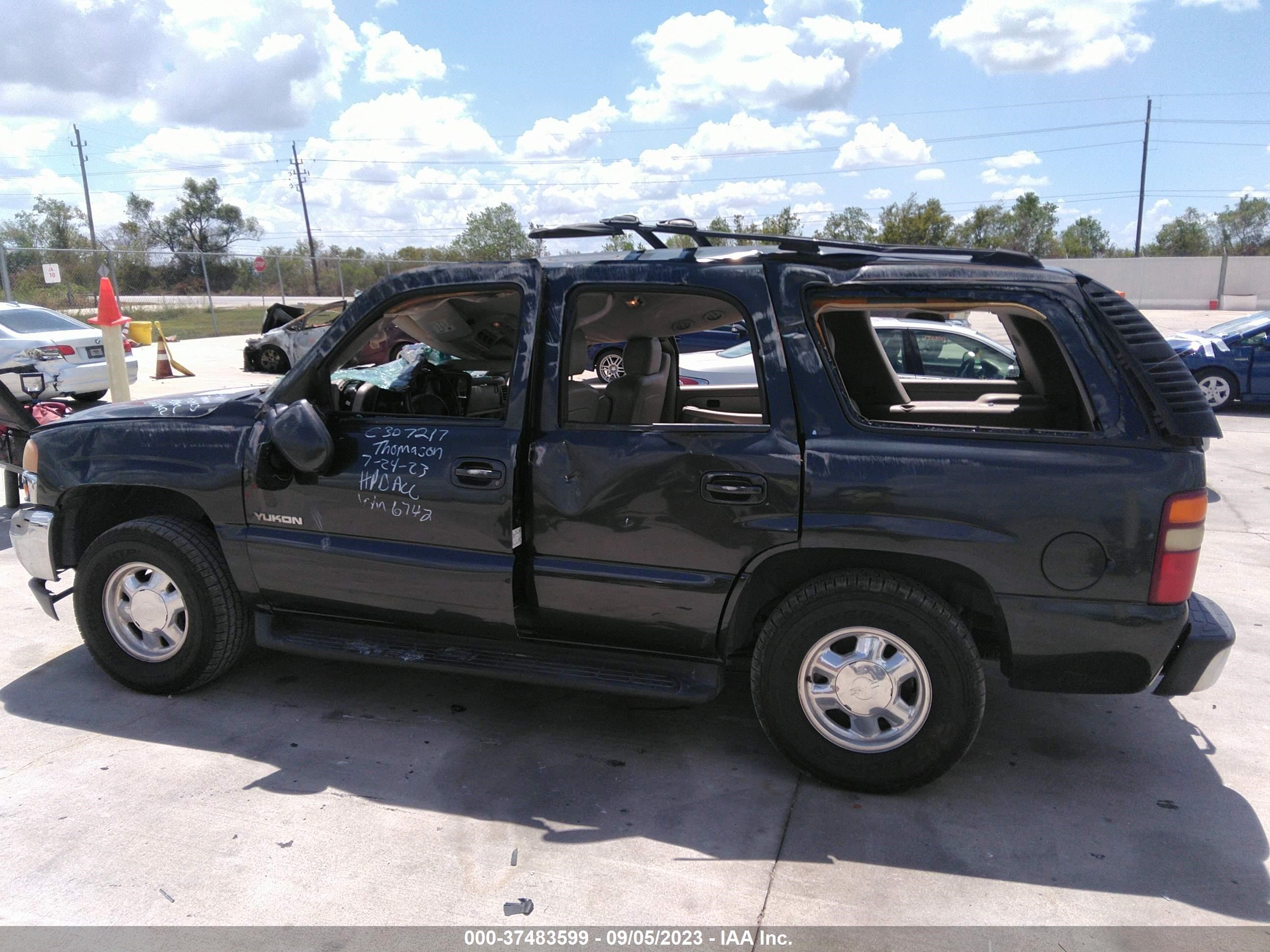 Photo 13 VIN: 1GKEC13Z53R276742 - GMC YUKON 