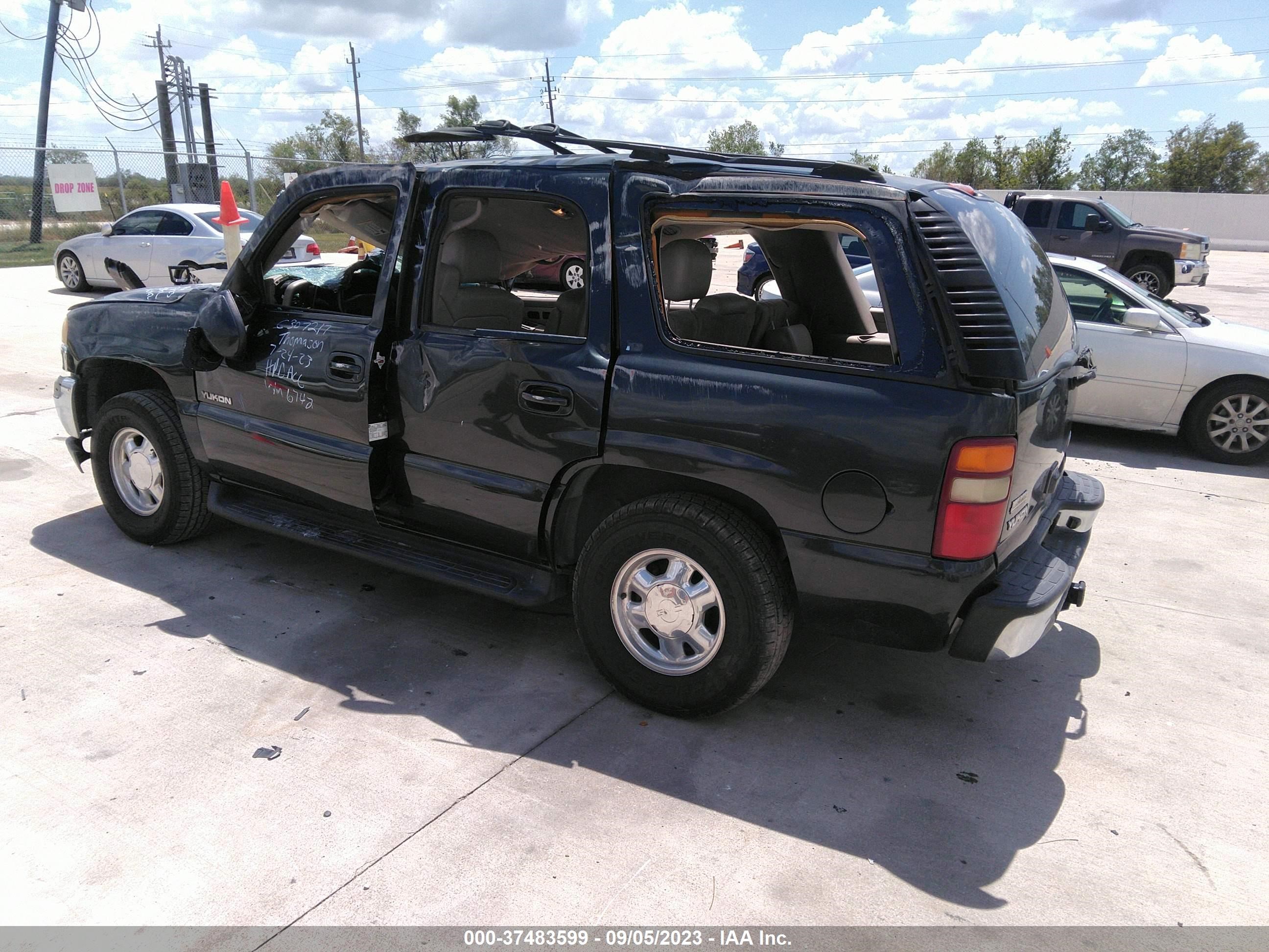 Photo 2 VIN: 1GKEC13Z53R276742 - GMC YUKON 