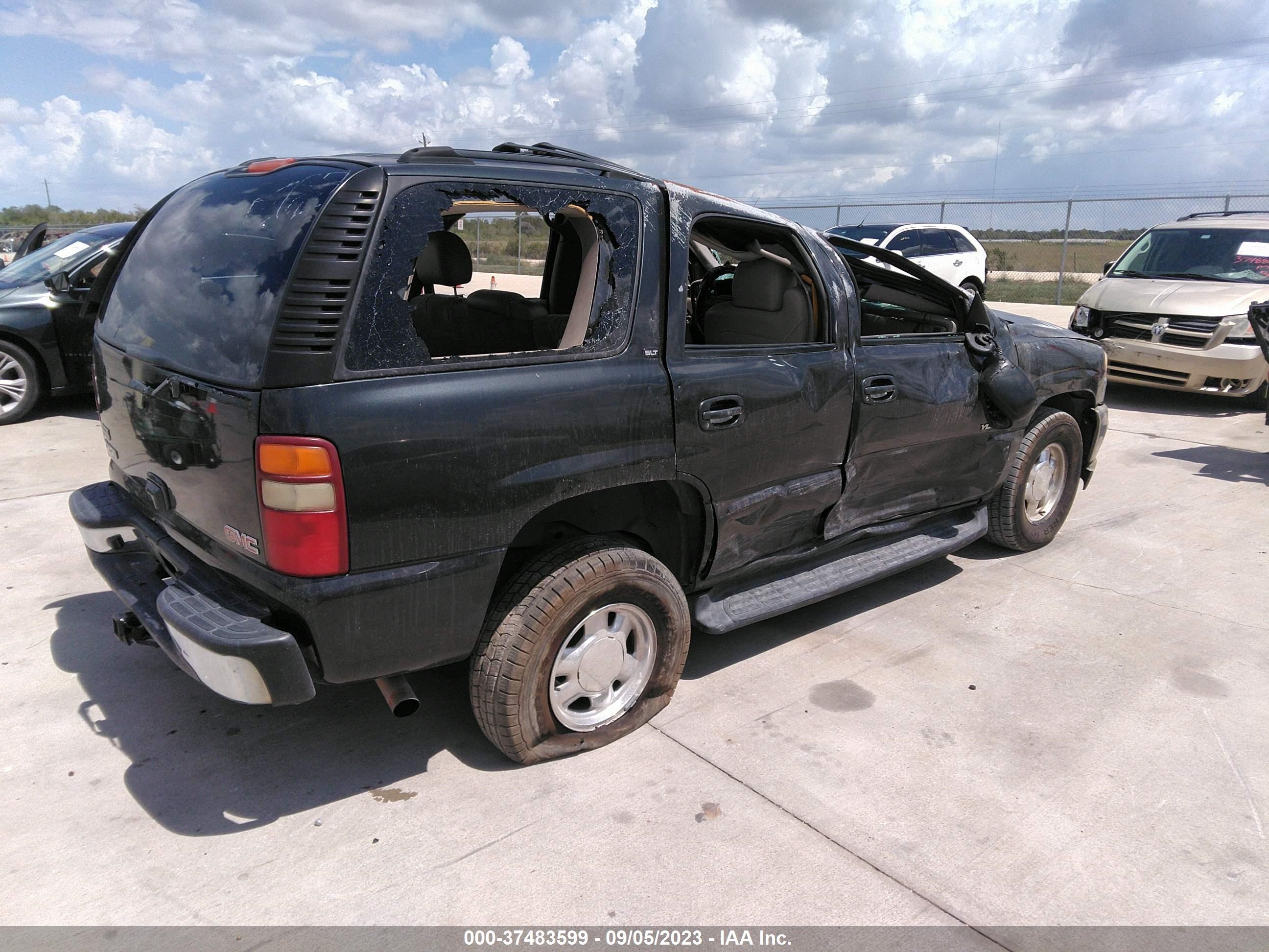 Photo 3 VIN: 1GKEC13Z53R276742 - GMC YUKON 