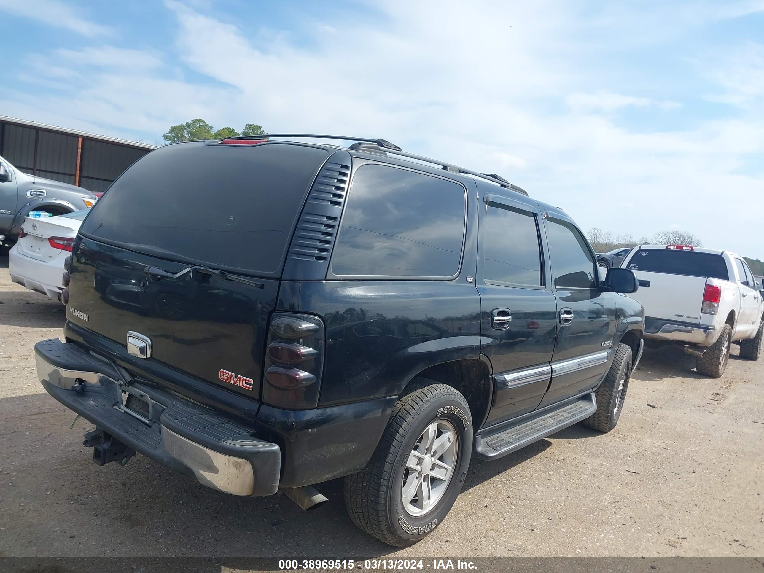 Photo 4 VIN: 1GKEC13Z54R219054 - GMC YUKON 