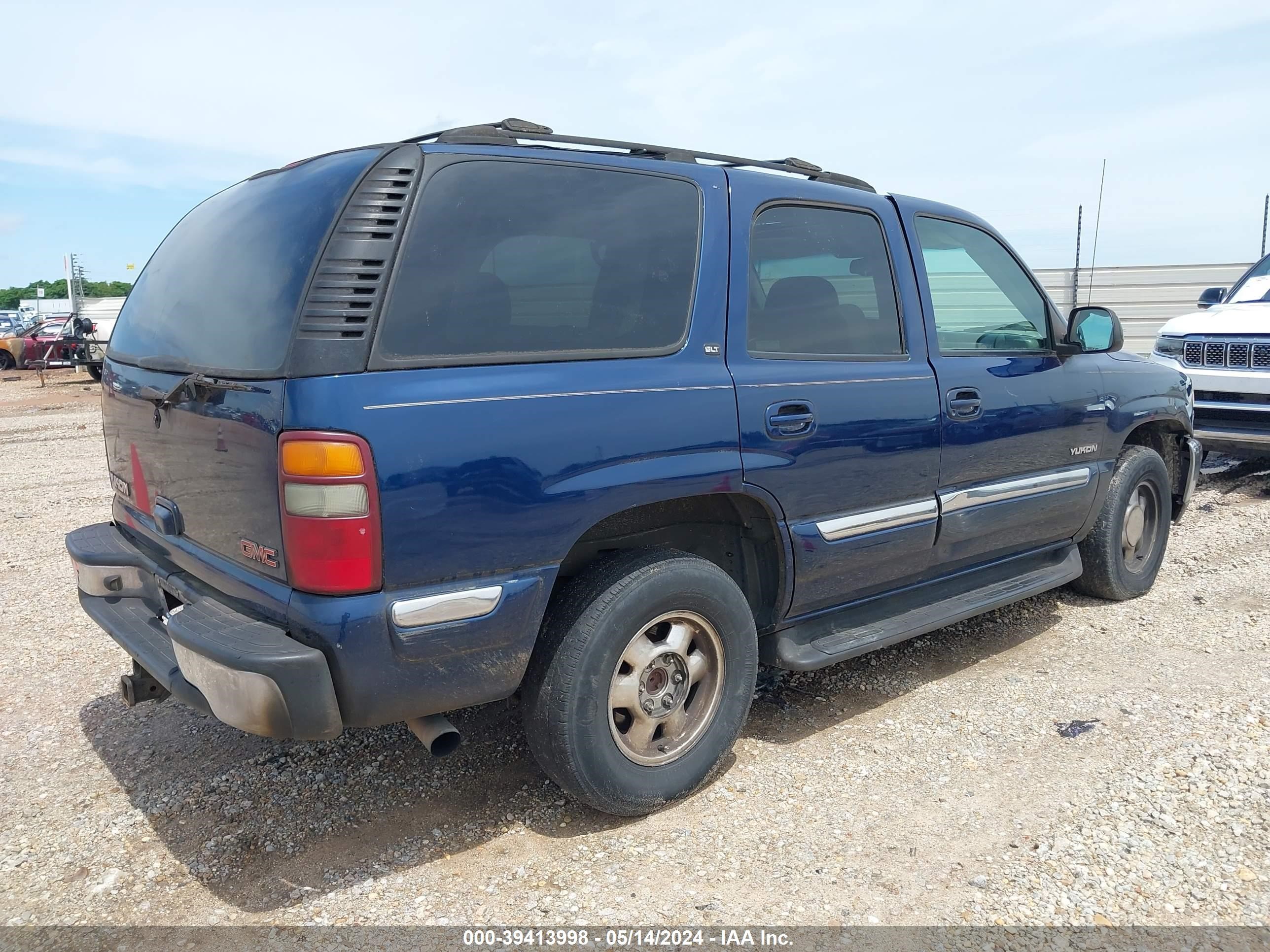 Photo 3 VIN: 1GKEC13Z62J190918 - GMC YUKON 