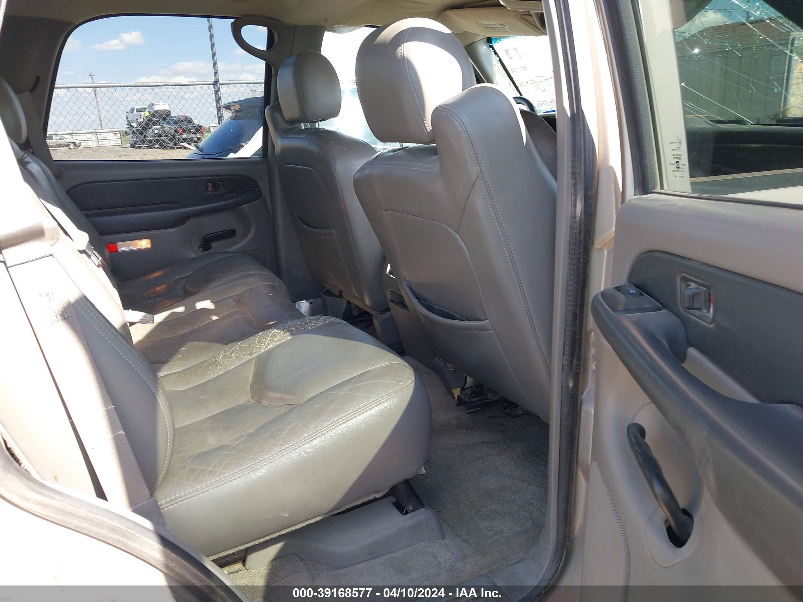 Photo 7 VIN: 1GKEC13Z63R308226 - GMC YUKON 