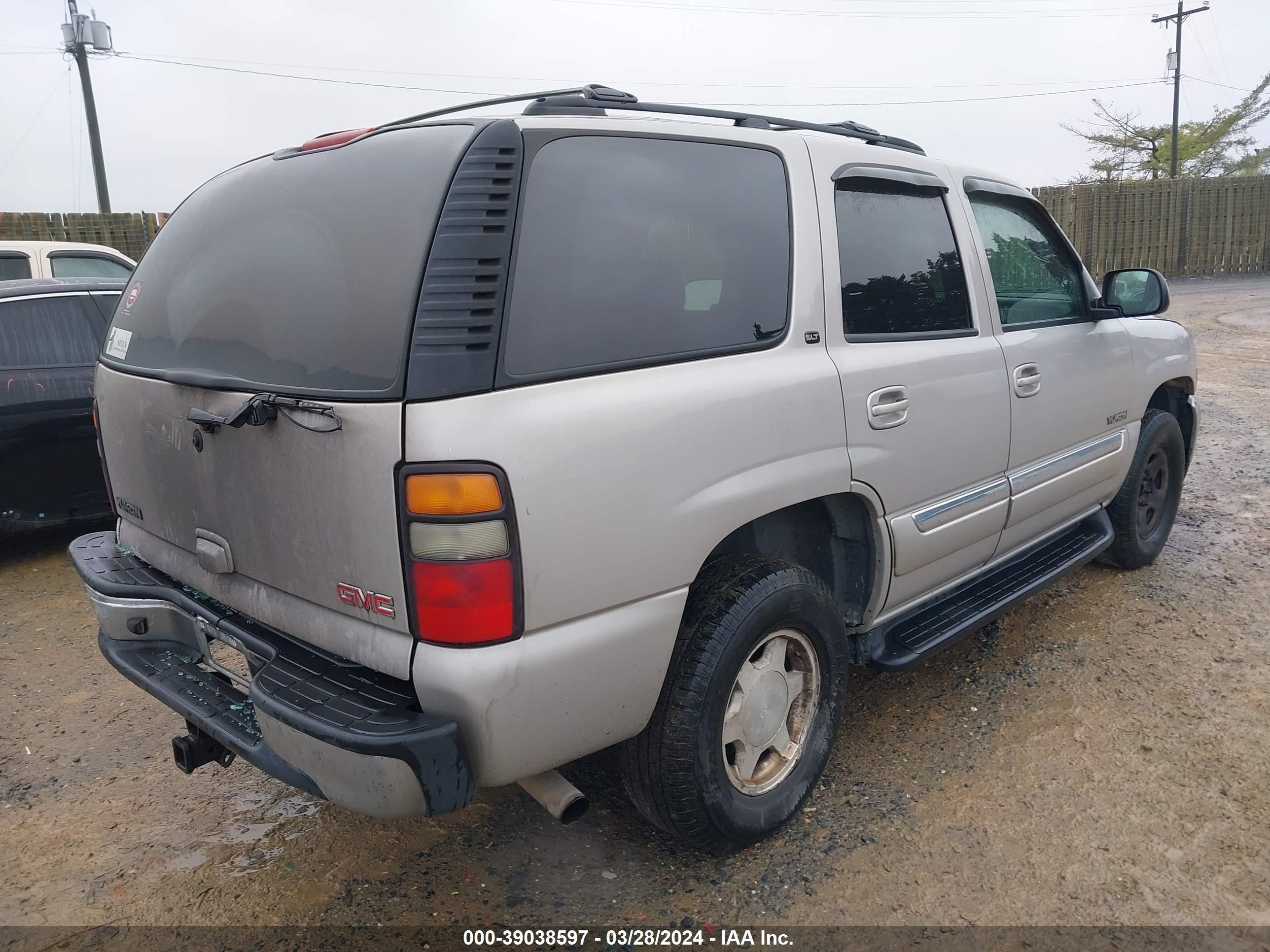 Photo 3 VIN: 1GKEC13Z64J189545 - GMC YUKON 