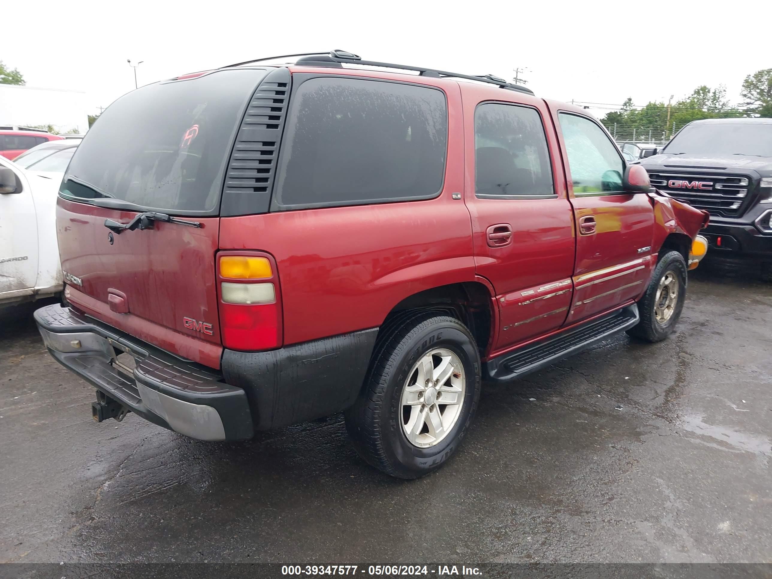 Photo 3 VIN: 1GKEC13Z72R117204 - GMC YUKON 