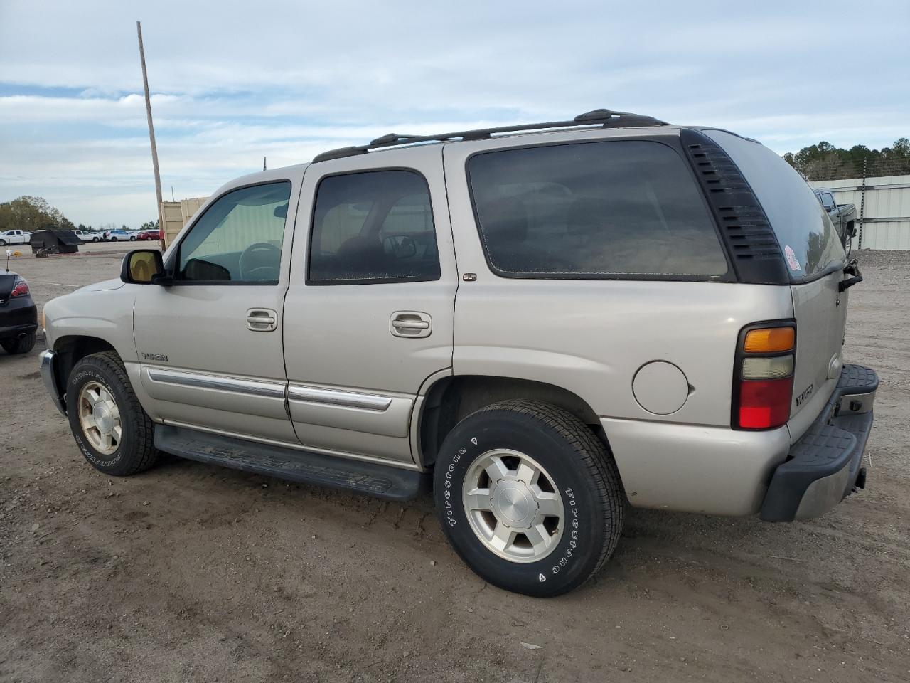 Photo 1 VIN: 1GKEC13Z74J329134 - GMC YUKON 