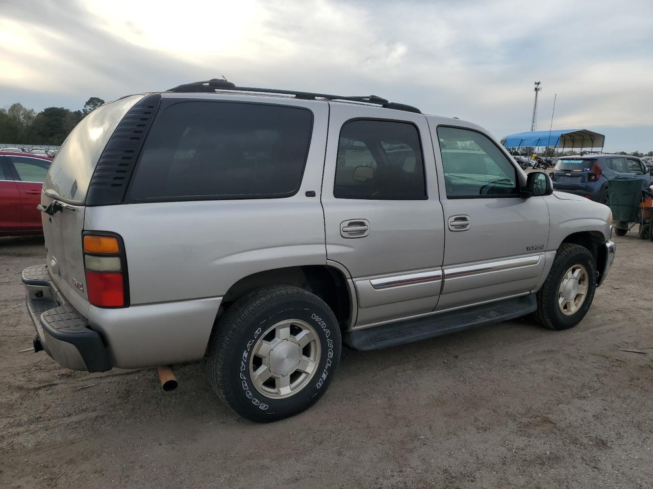 Photo 2 VIN: 1GKEC13Z74J329134 - GMC YUKON 