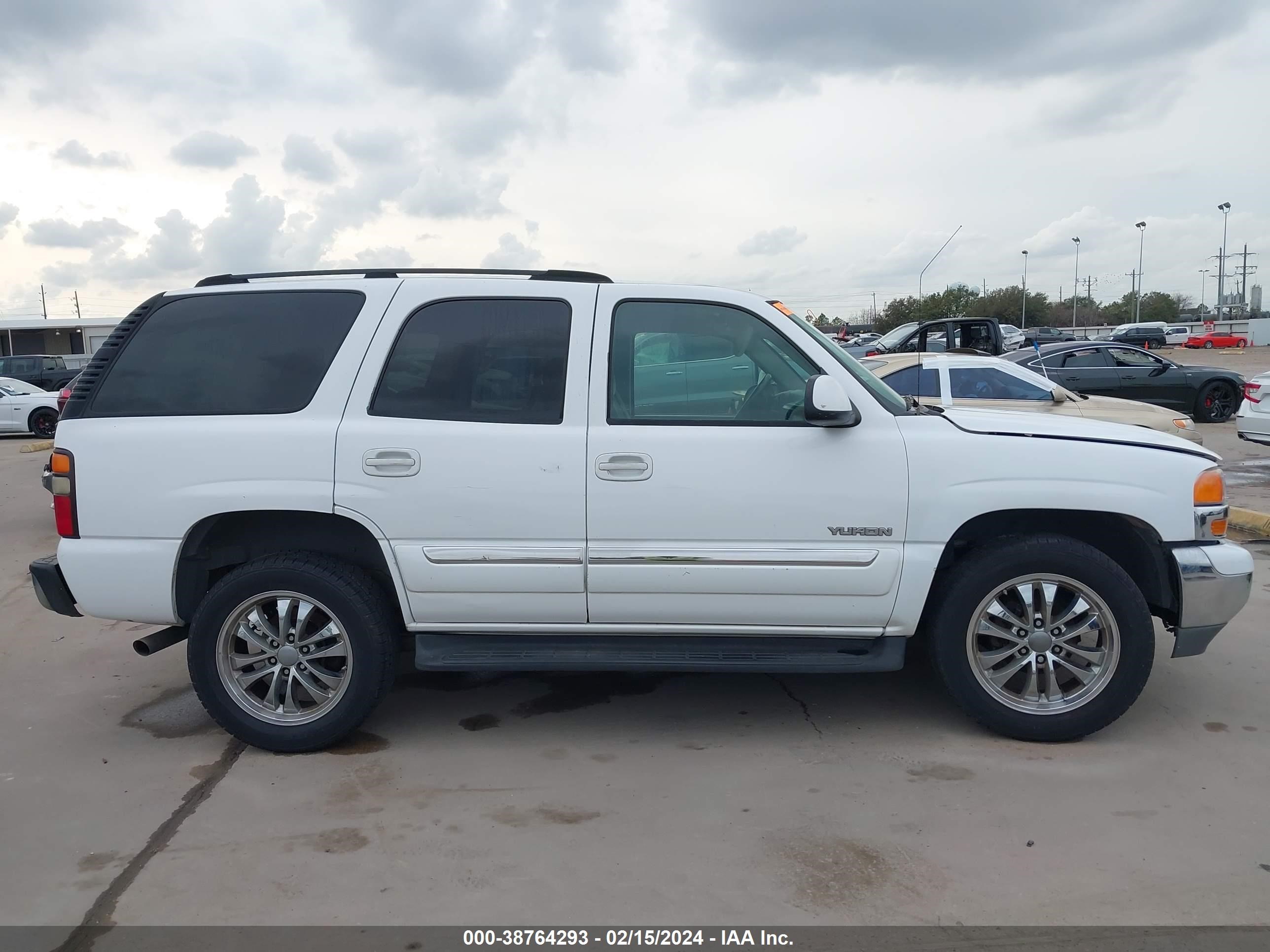 Photo 12 VIN: 1GKEC13Z74R204894 - GMC YUKON 