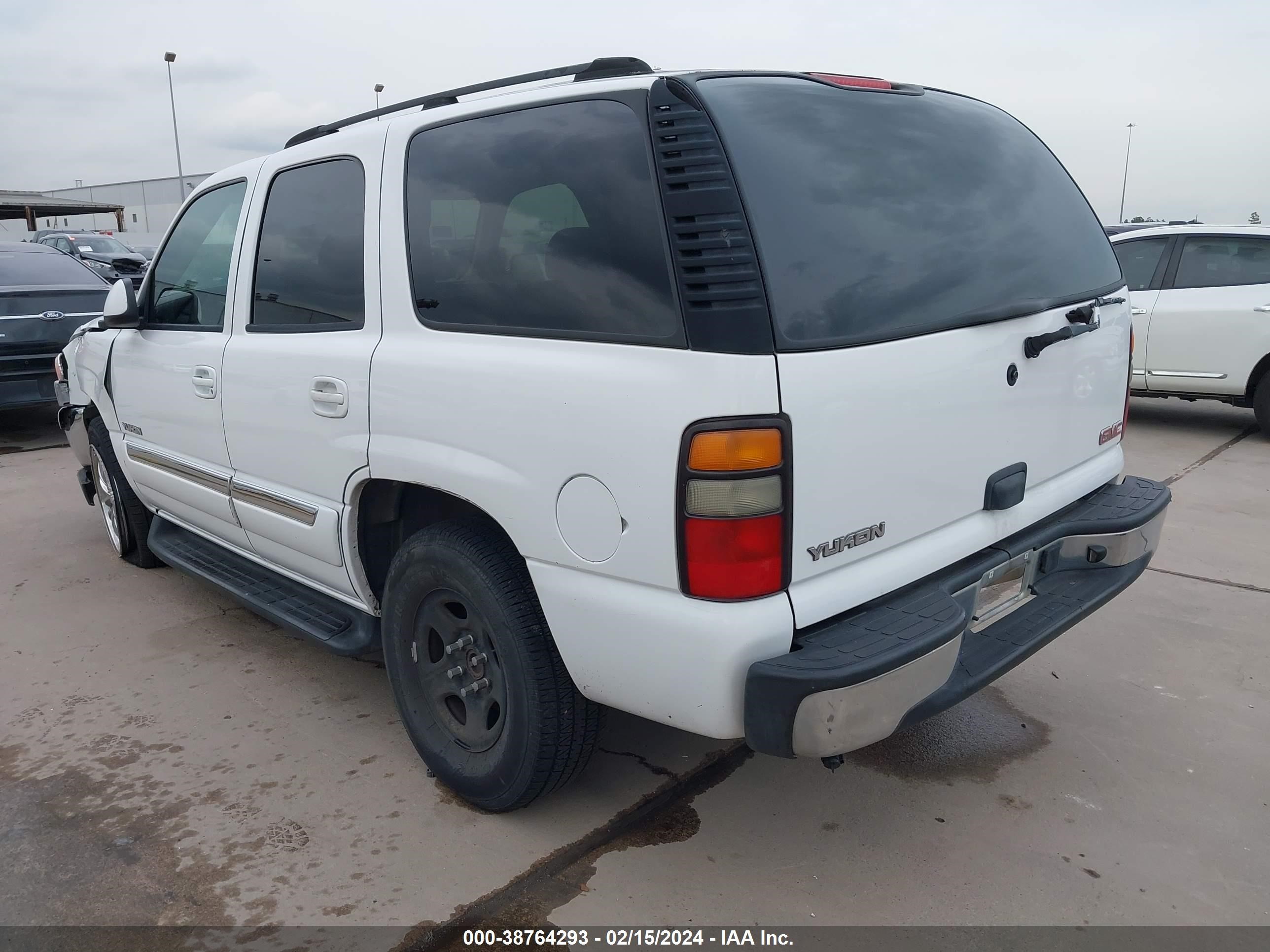 Photo 2 VIN: 1GKEC13Z74R204894 - GMC YUKON 