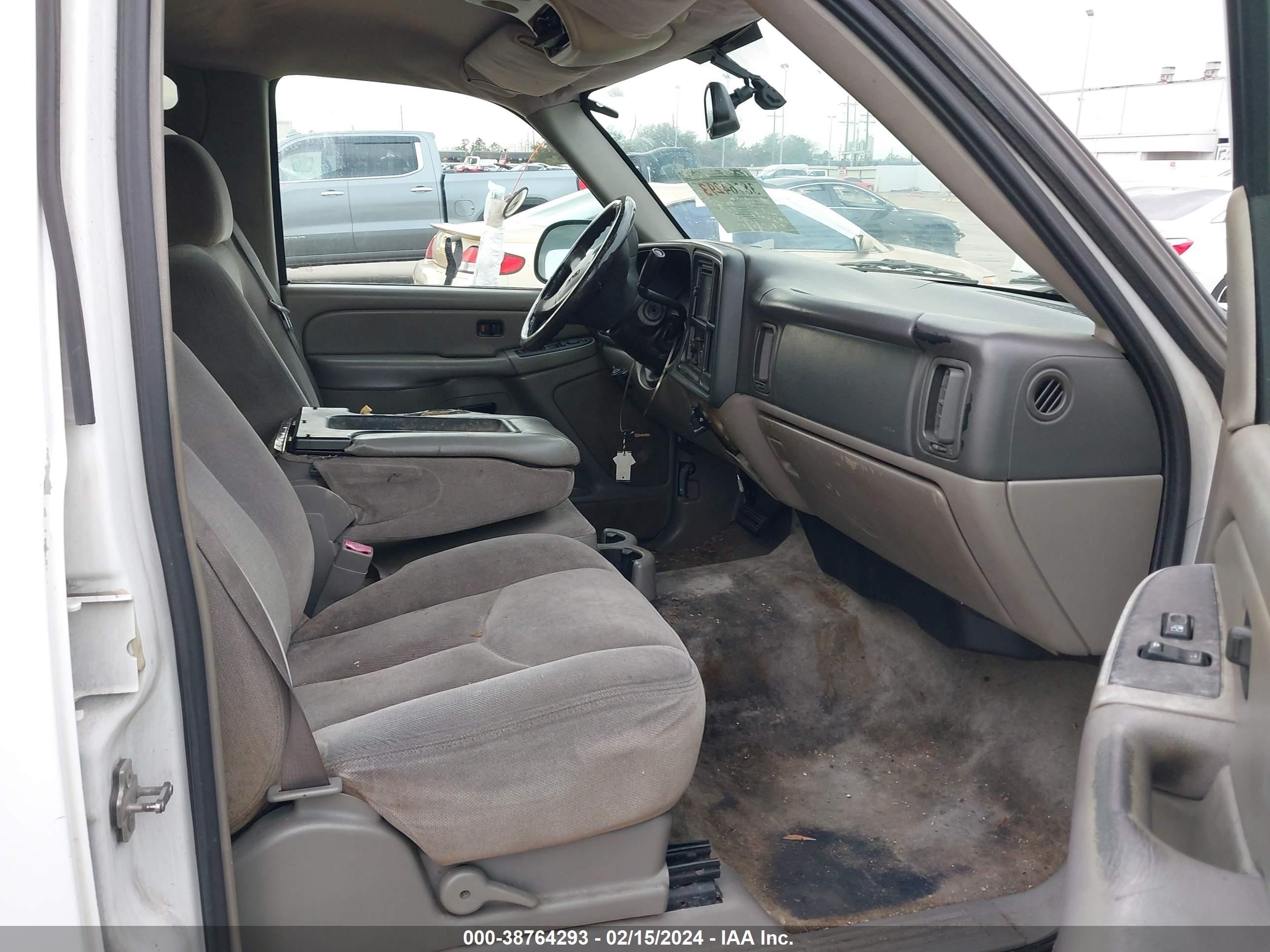 Photo 4 VIN: 1GKEC13Z74R204894 - GMC YUKON 