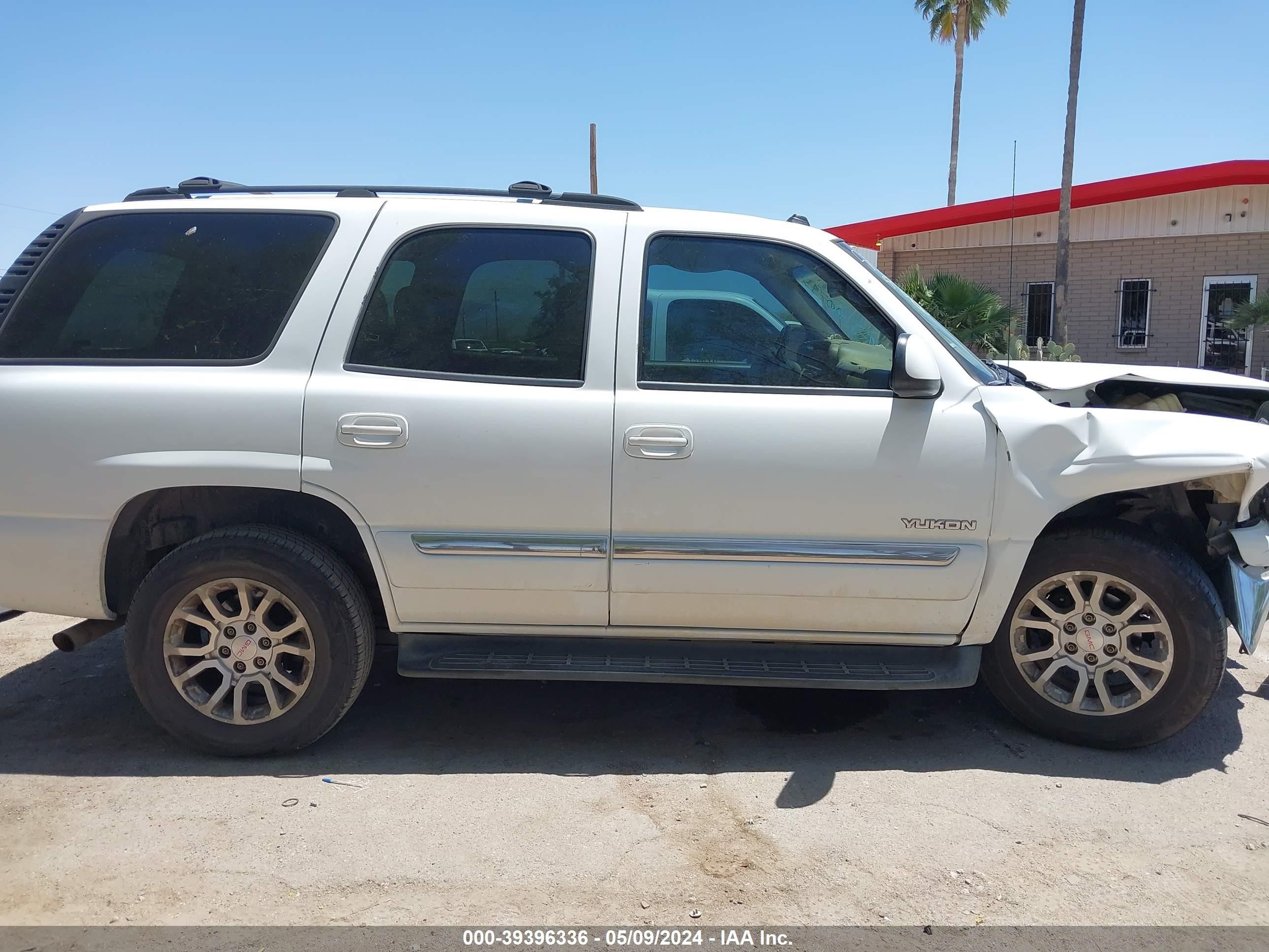 Photo 12 VIN: 1GKEC13Z84R140719 - GMC YUKON 