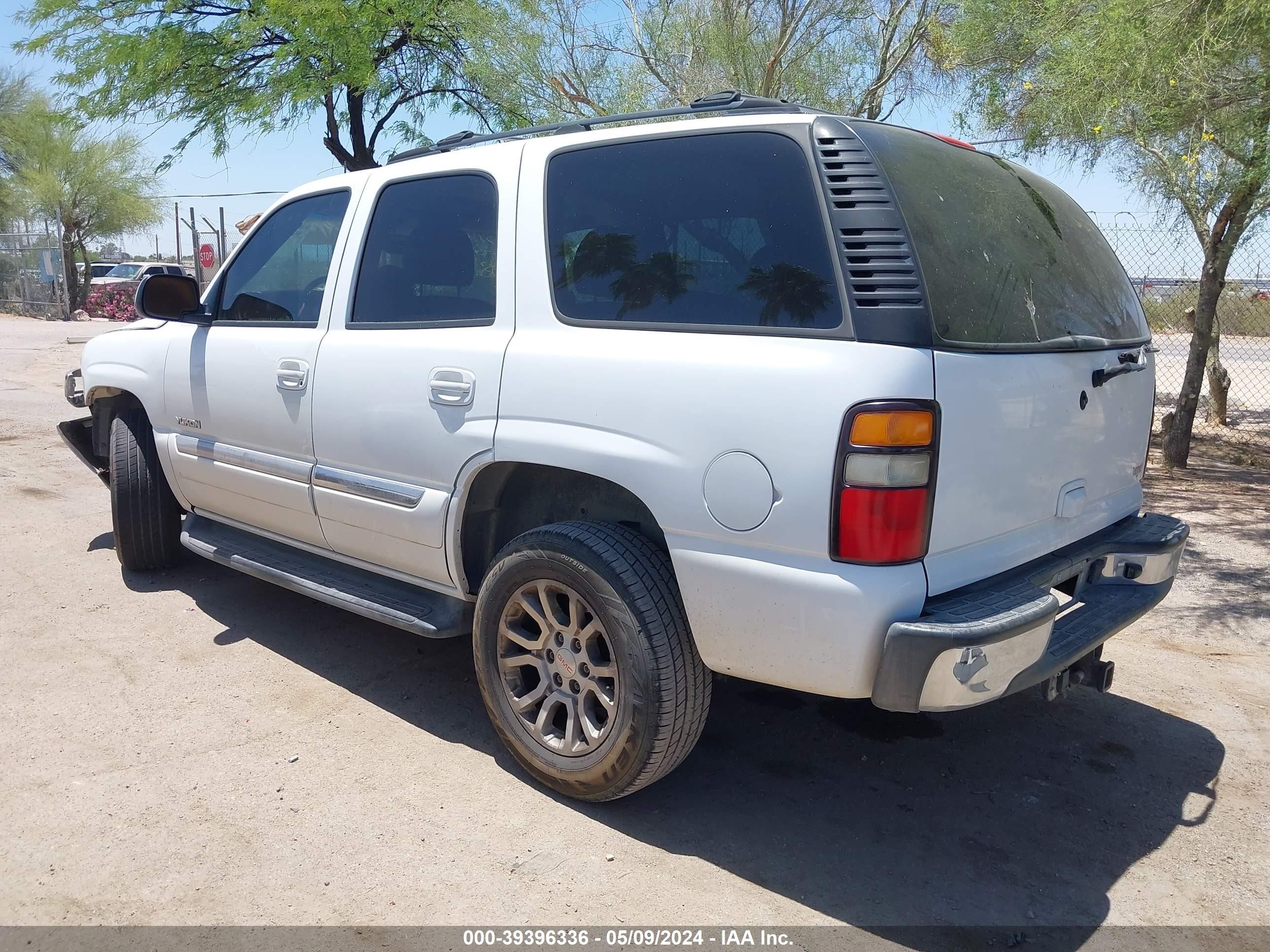 Photo 2 VIN: 1GKEC13Z84R140719 - GMC YUKON 