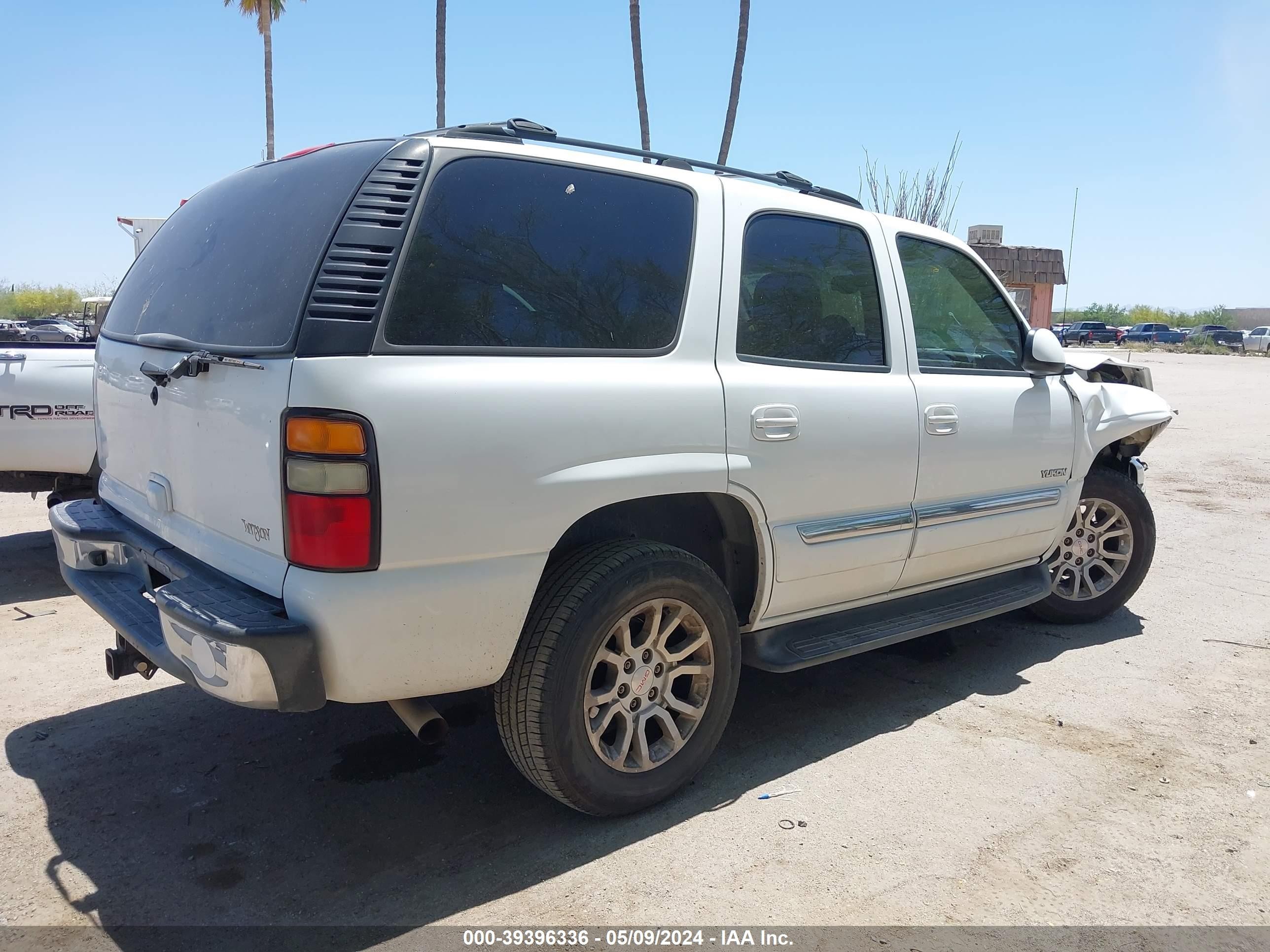 Photo 3 VIN: 1GKEC13Z84R140719 - GMC YUKON 