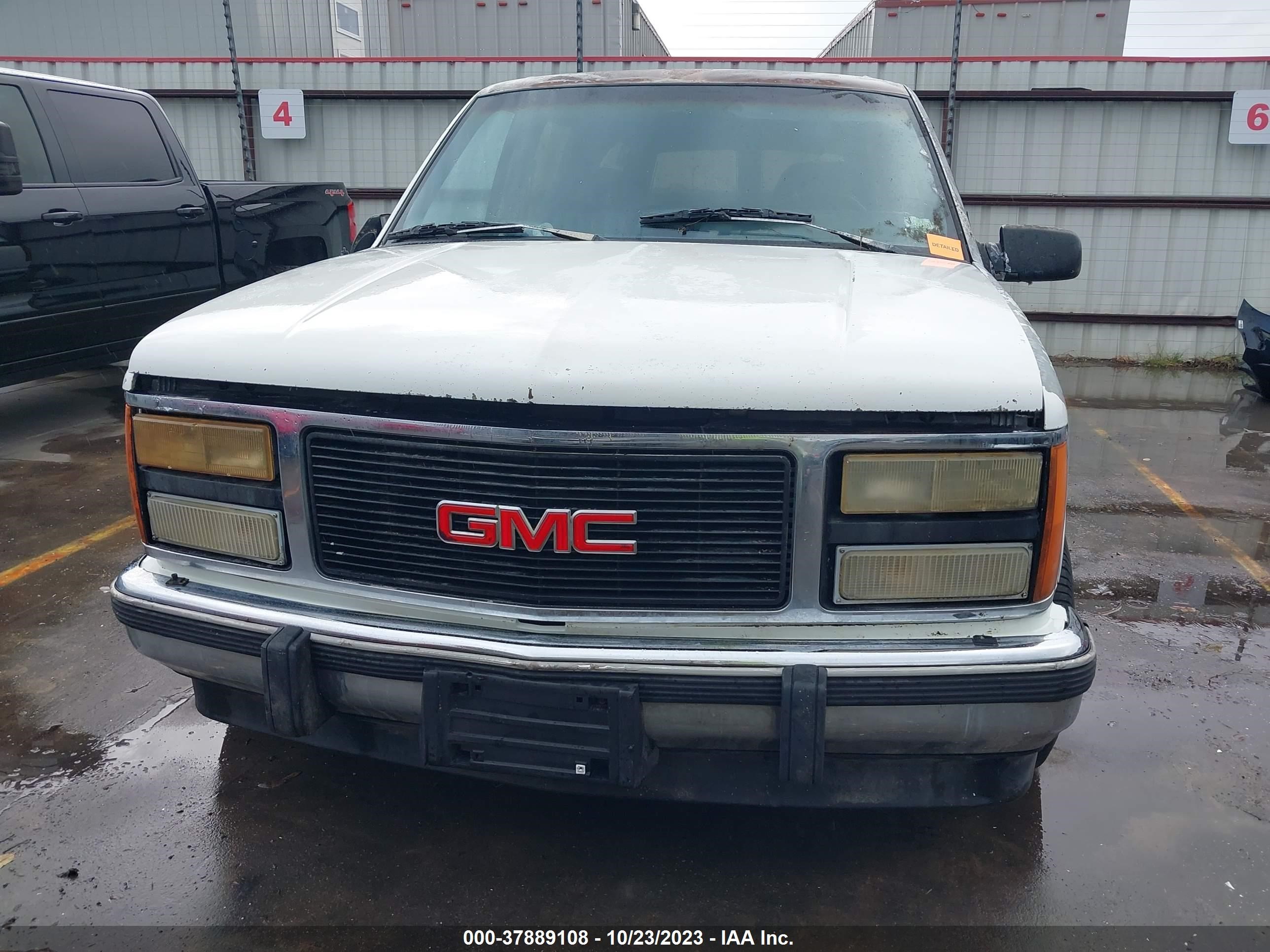 Photo 10 VIN: 1GKEC16K3NJ714030 - GMC SUBURBAN 