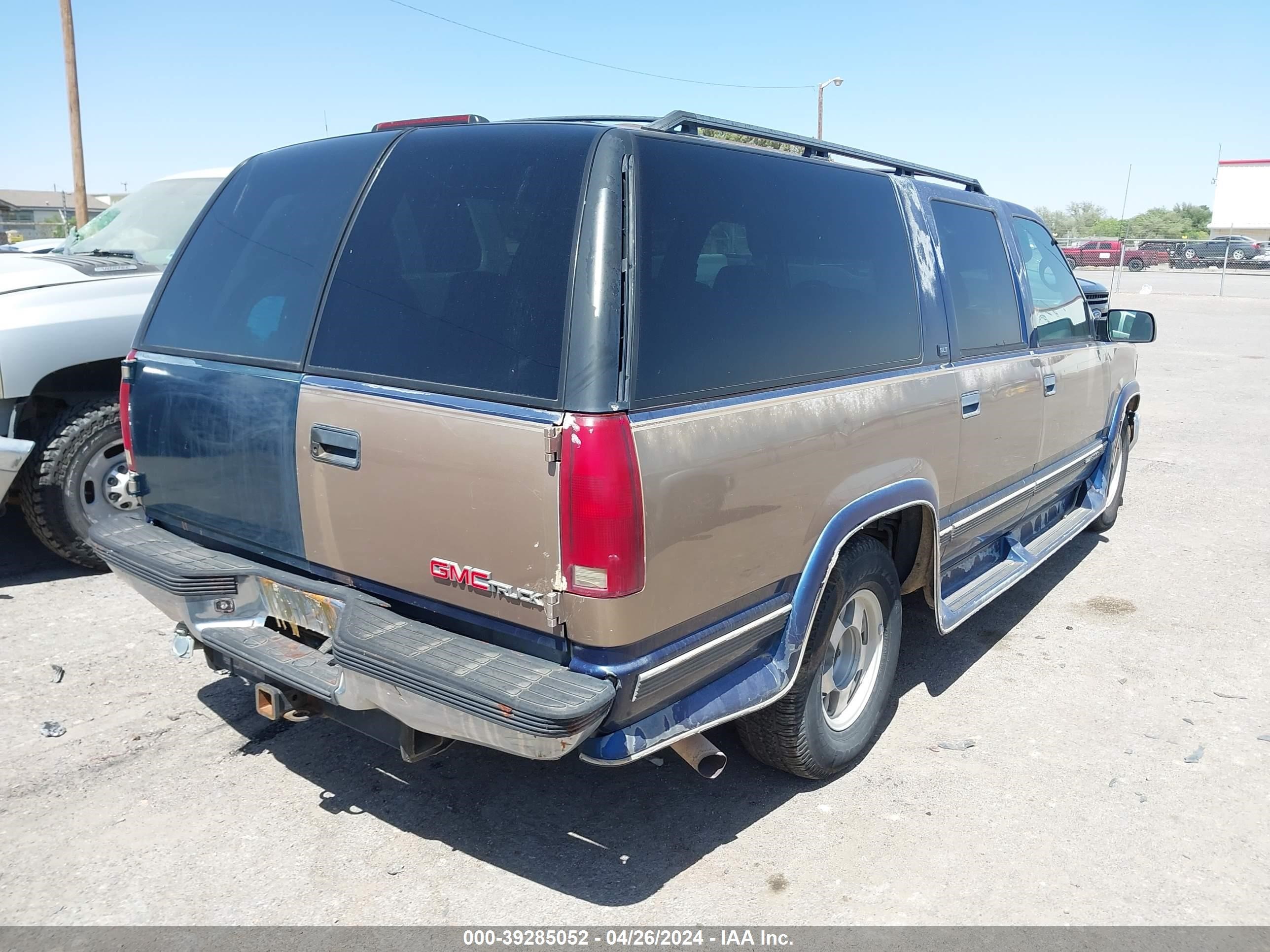 Photo 3 VIN: 1GKEC16R1TJ730740 - GMC SUBURBAN 