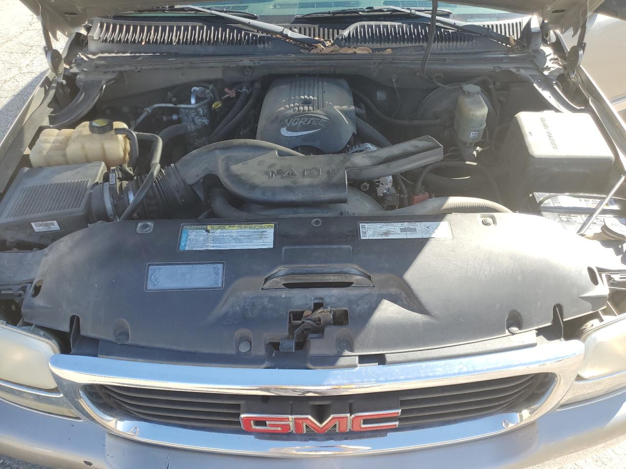 Photo 11 VIN: 1GKEC16T11J303177 - GMC YUKON 