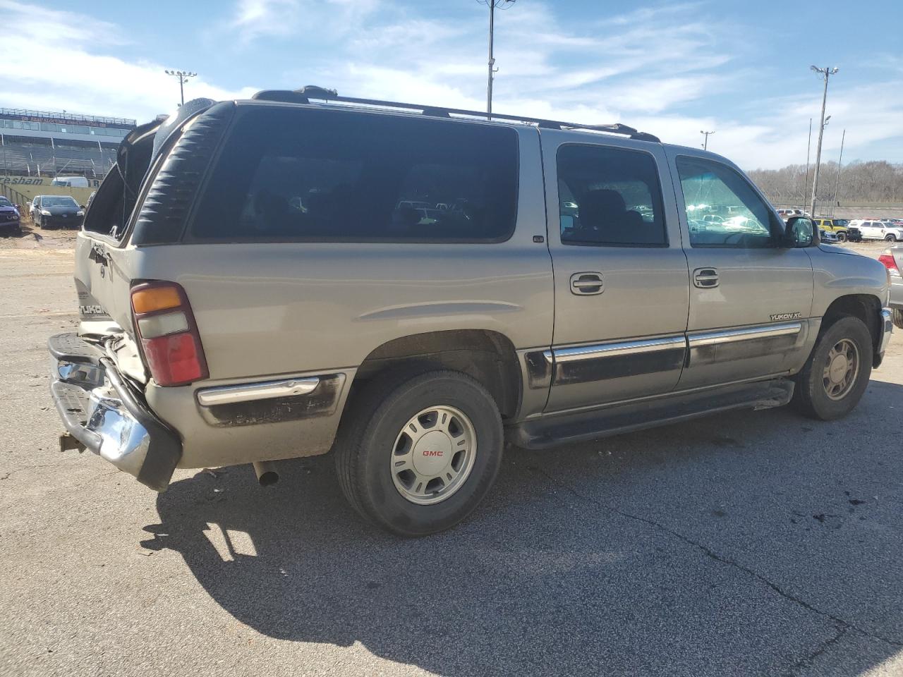 Photo 2 VIN: 1GKEC16T11J303177 - GMC YUKON 