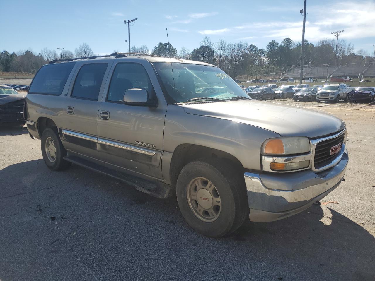 Photo 3 VIN: 1GKEC16T11J303177 - GMC YUKON 