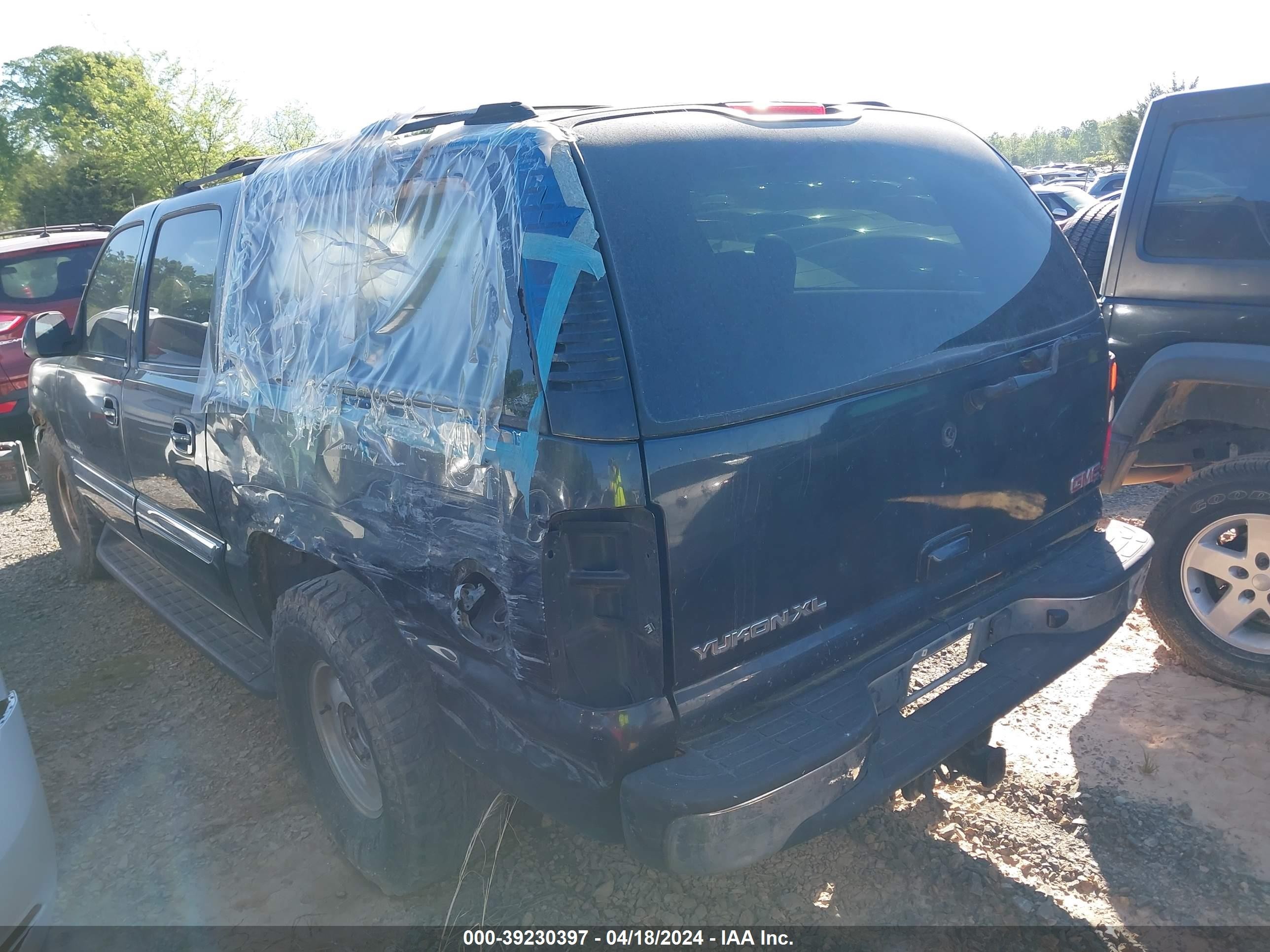 Photo 3 VIN: 1GKEC16Z13R277723 - GMC YUKON 