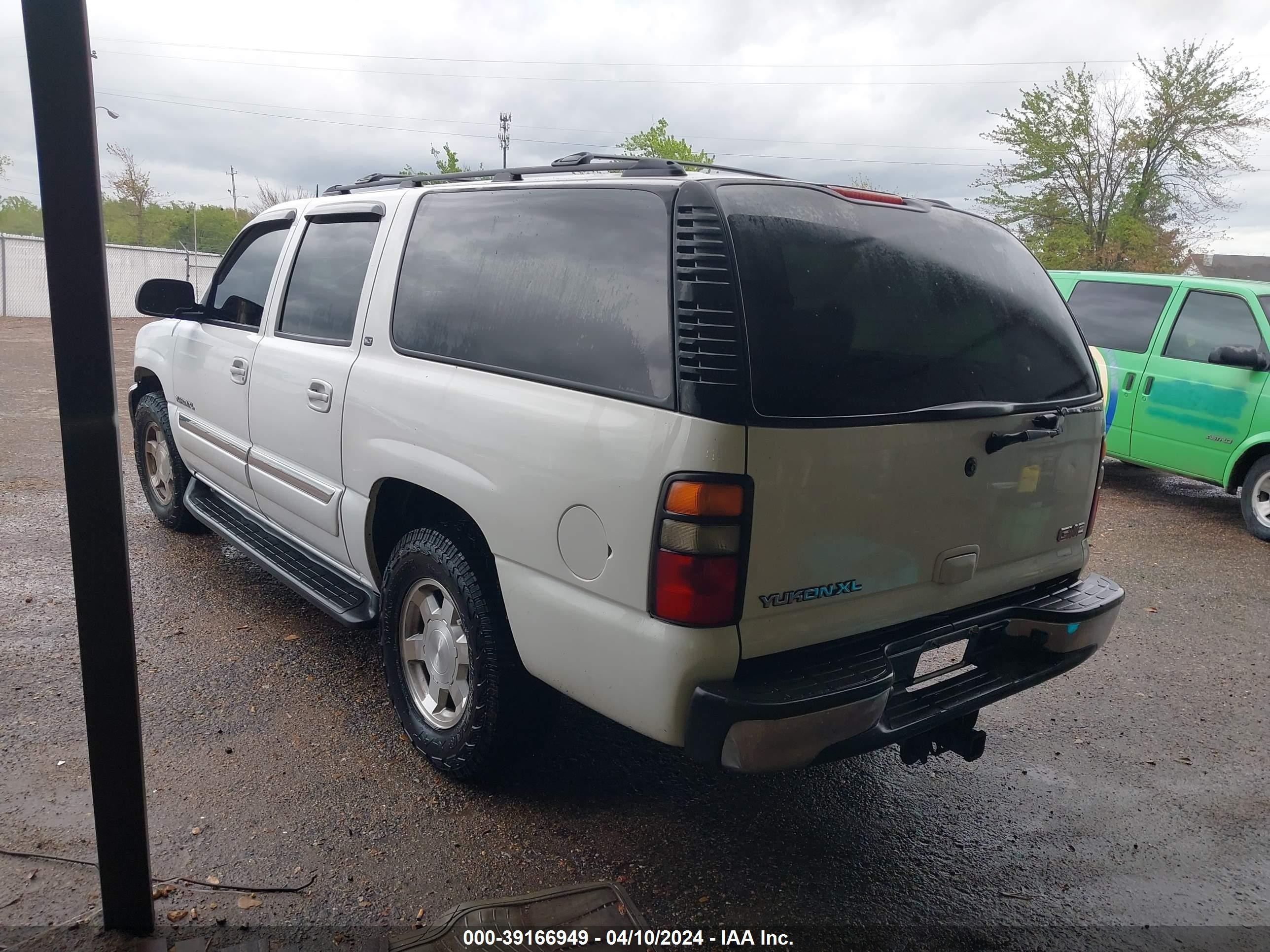 Photo 2 VIN: 1GKEC16Z14R152853 - GMC NULL 