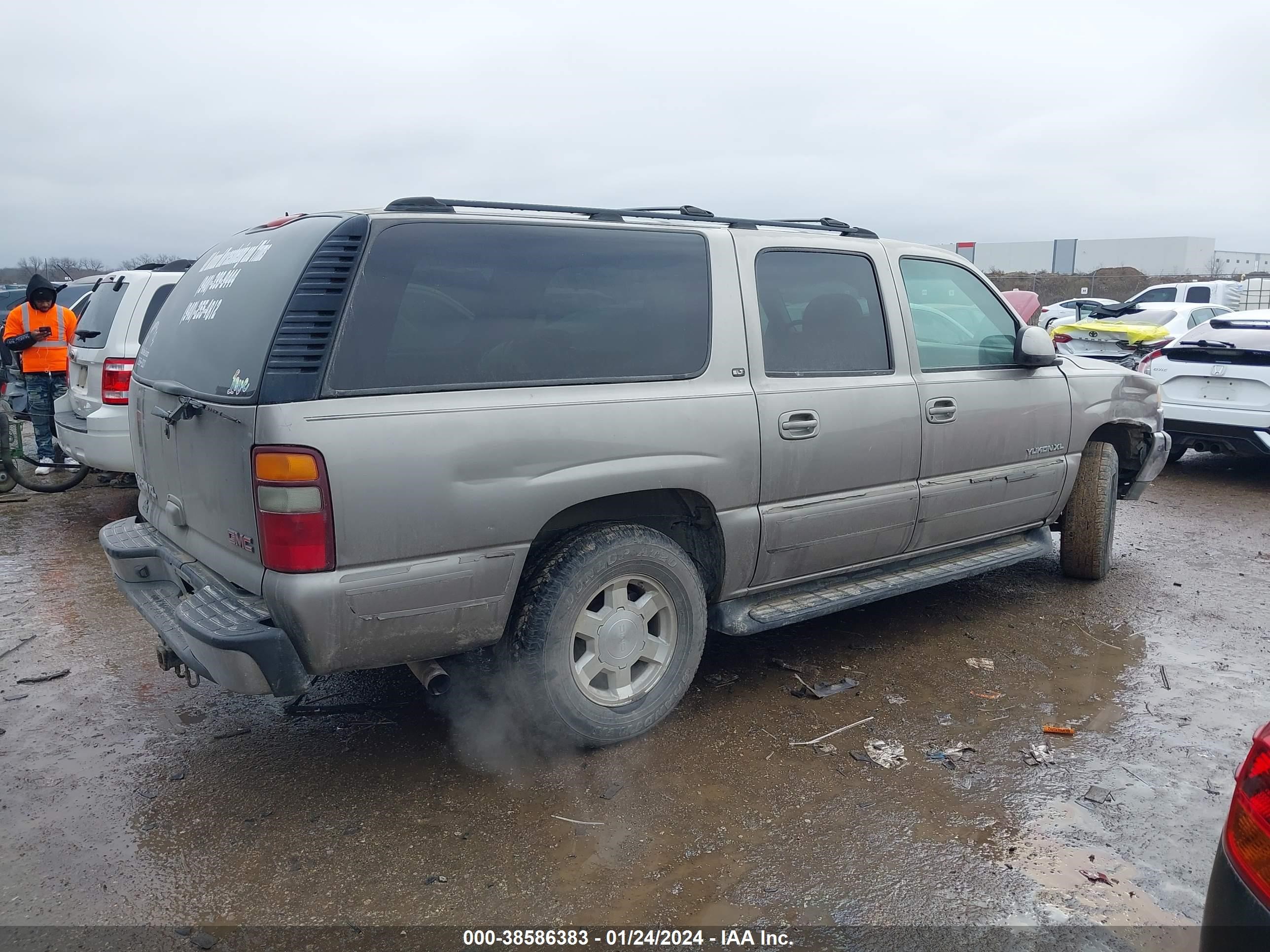 Photo 3 VIN: 1GKEC16Z22J199546 - GMC YUKON 