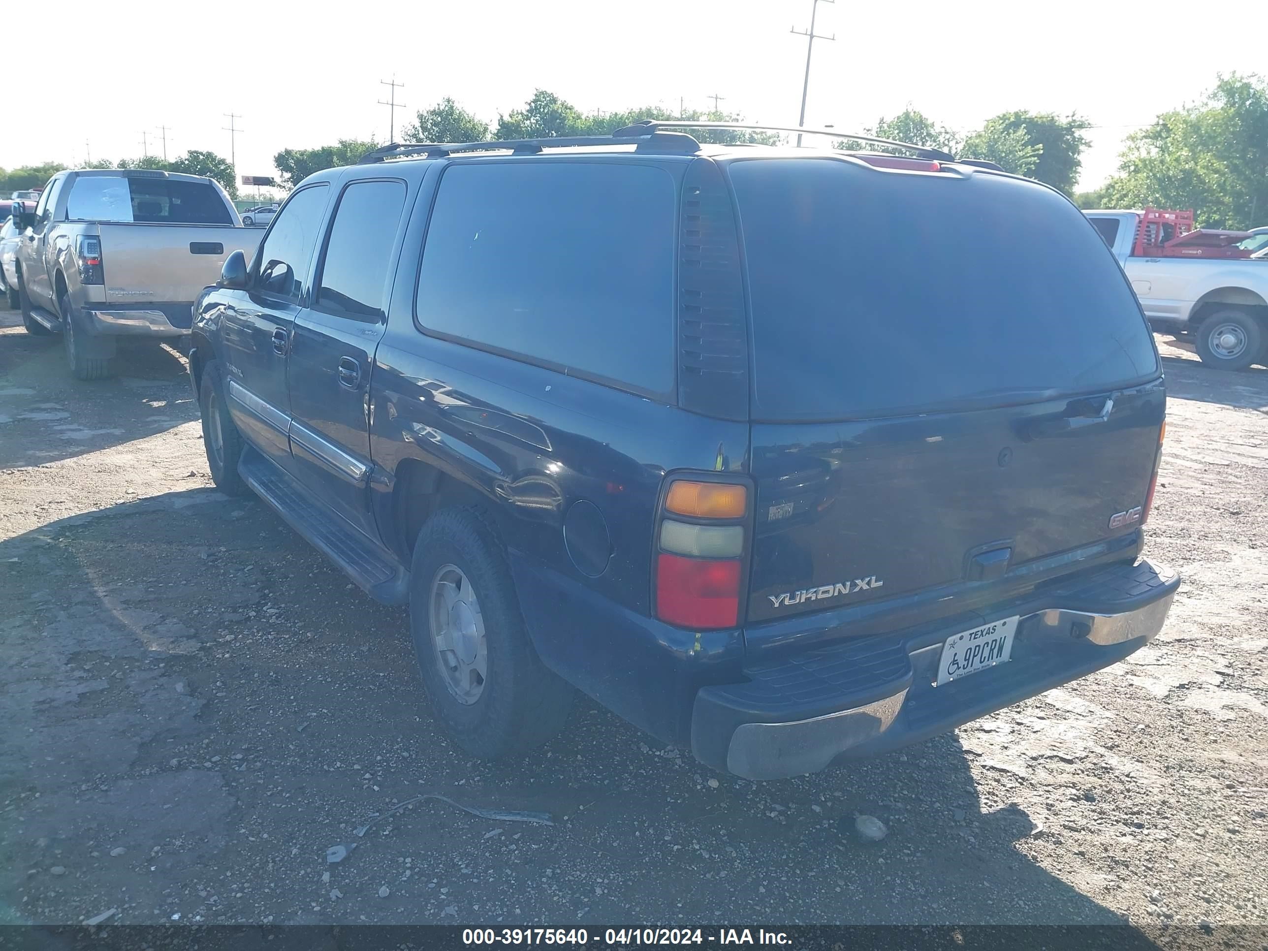 Photo 2 VIN: 1GKEC16Z54J126657 - GMC NULL 