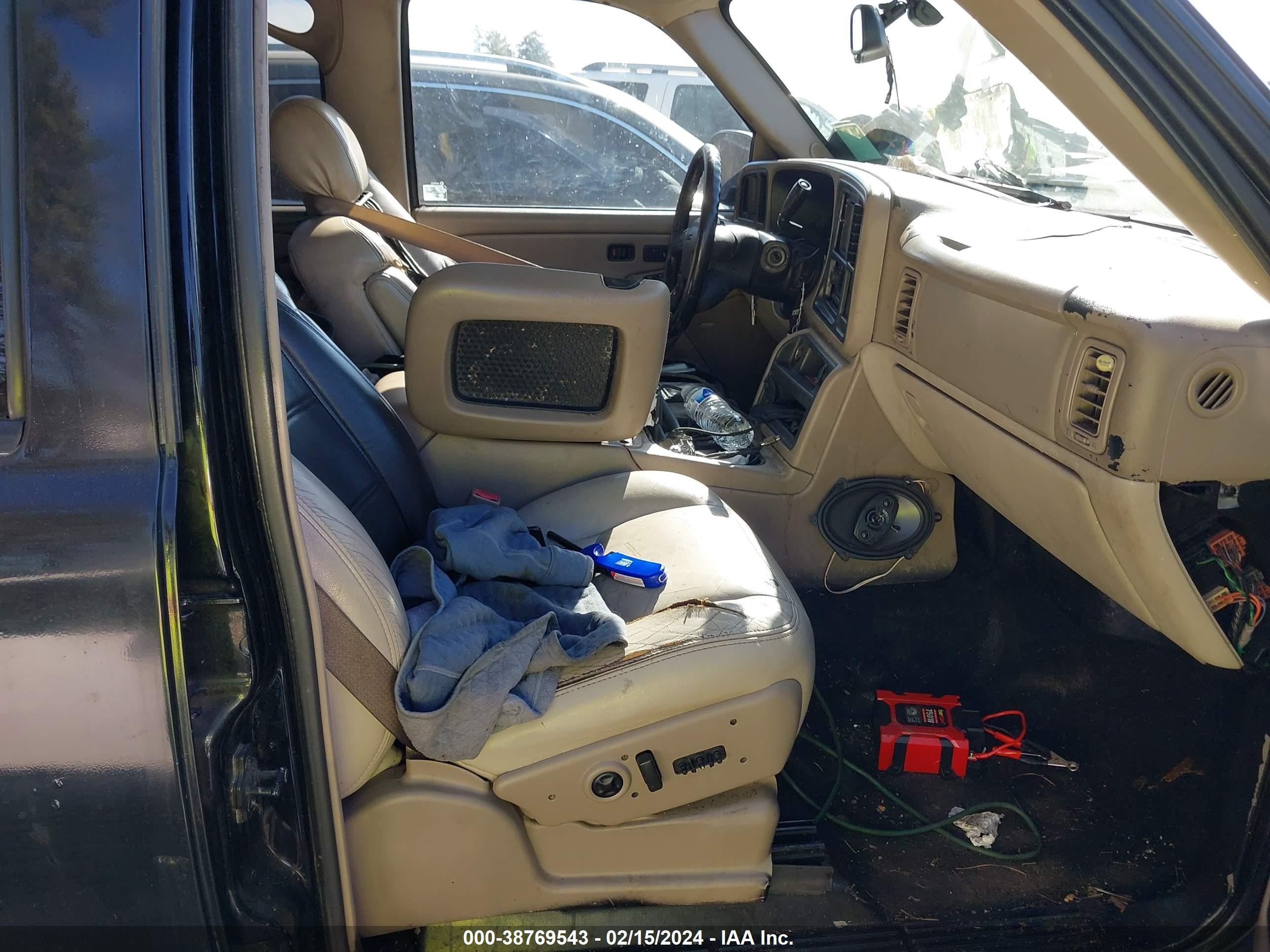 Photo 4 VIN: 1GKEC16Z84J168997 - GMC YUKON 