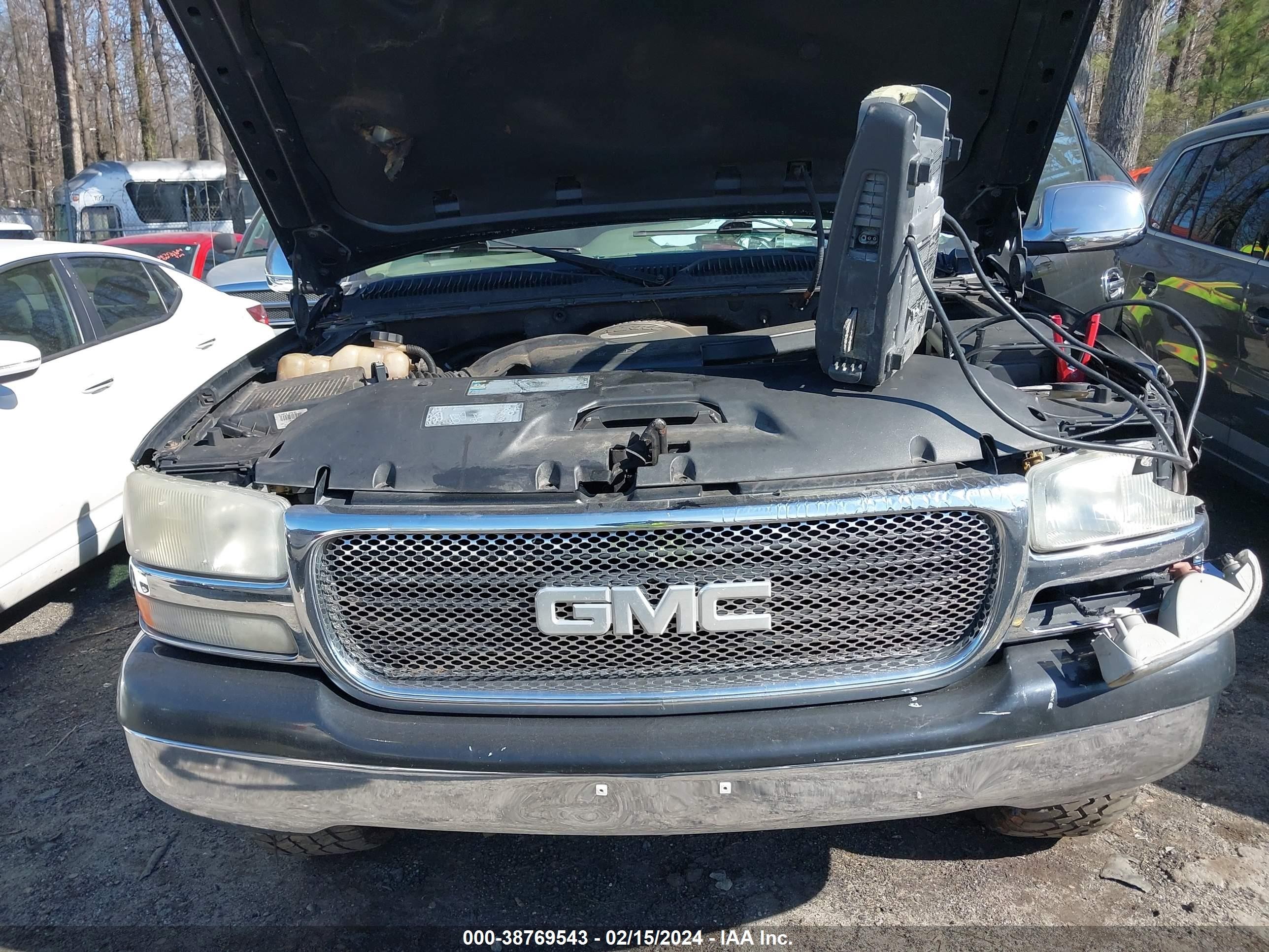 Photo 9 VIN: 1GKEC16Z84J168997 - GMC YUKON 