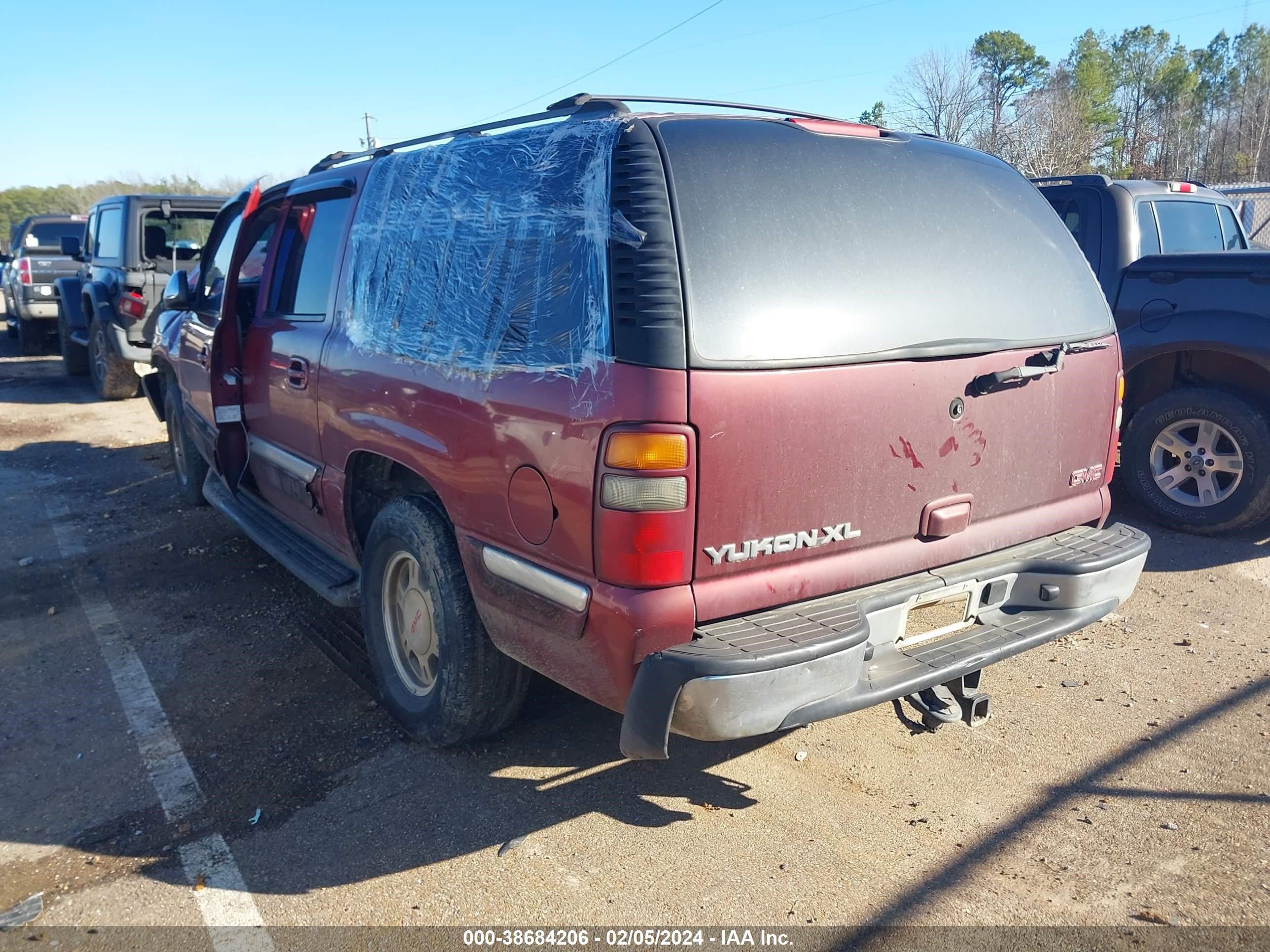 Photo 2 VIN: 1GKEC16ZX2J183479 - GMC YUKON 