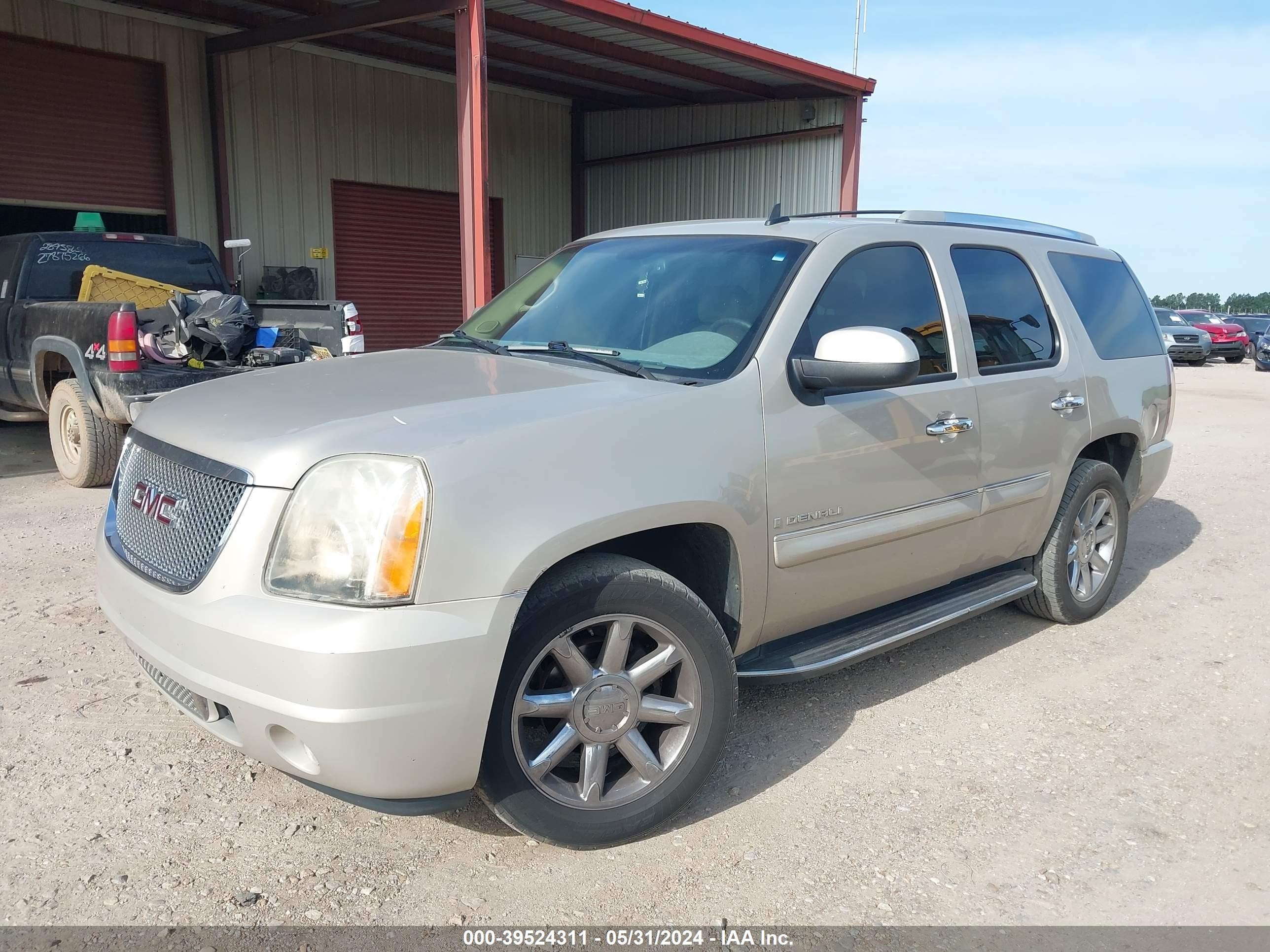 Photo 1 VIN: 1GKEC638X8J186173 - GMC YUKON 