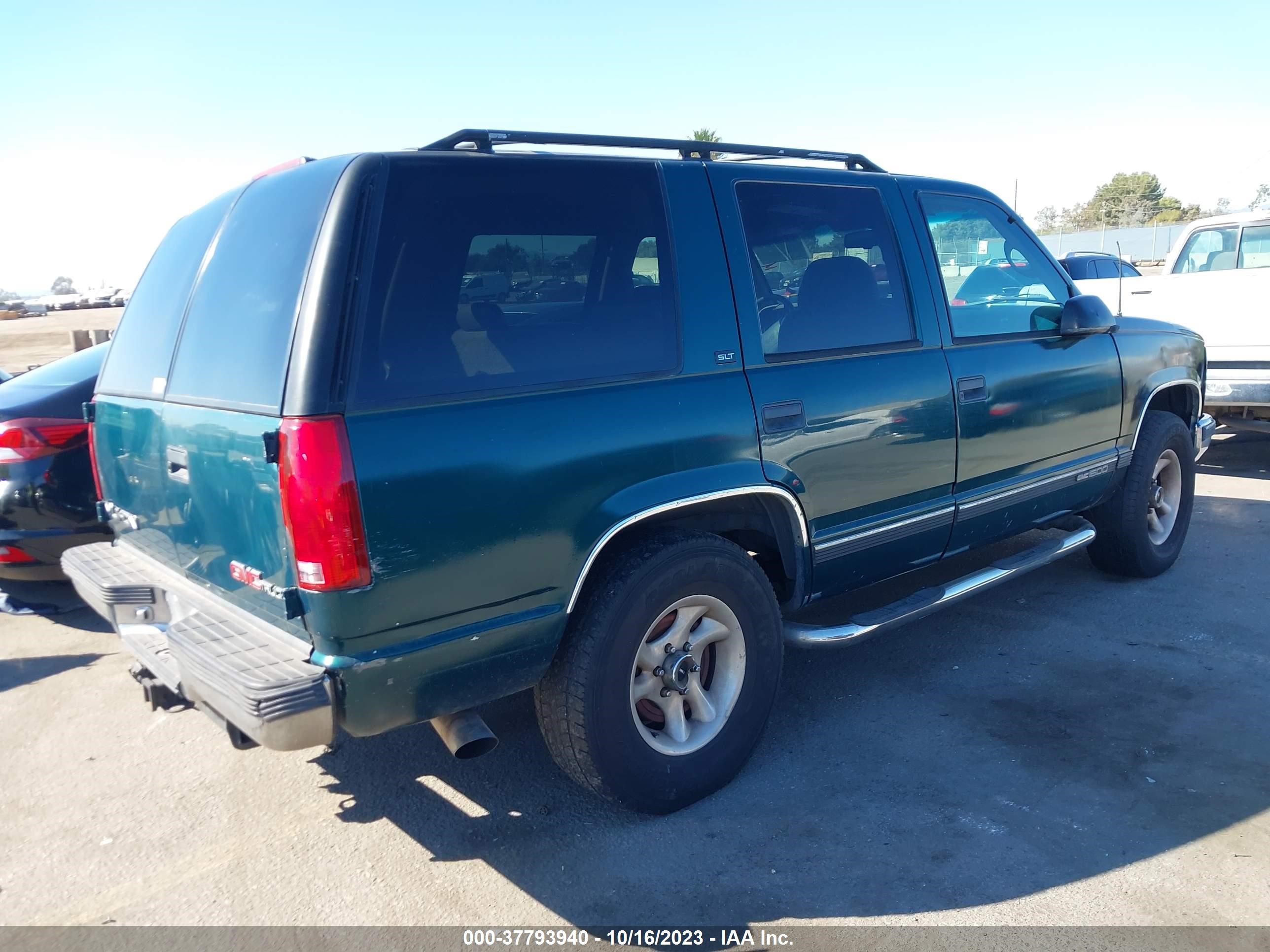 Photo 3 VIN: 1GKEK13K1SJ762029 - GMC YUKON 