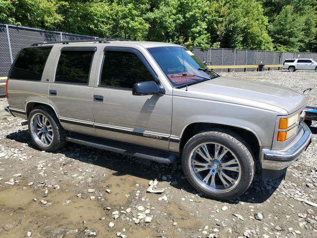 Photo 3 VIN: 1GKEK13R0WJ714816 - GMC YUKON 