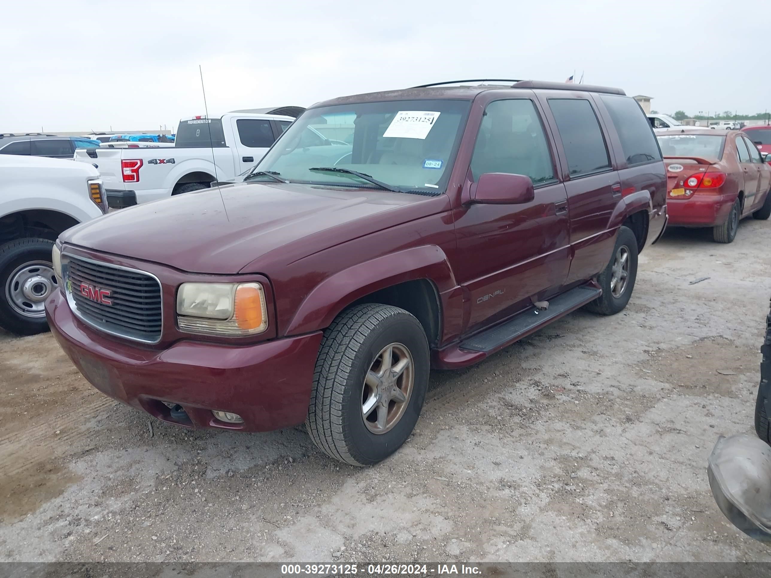 Photo 1 VIN: 1GKEK13R0YR158544 - GMC YUKON 