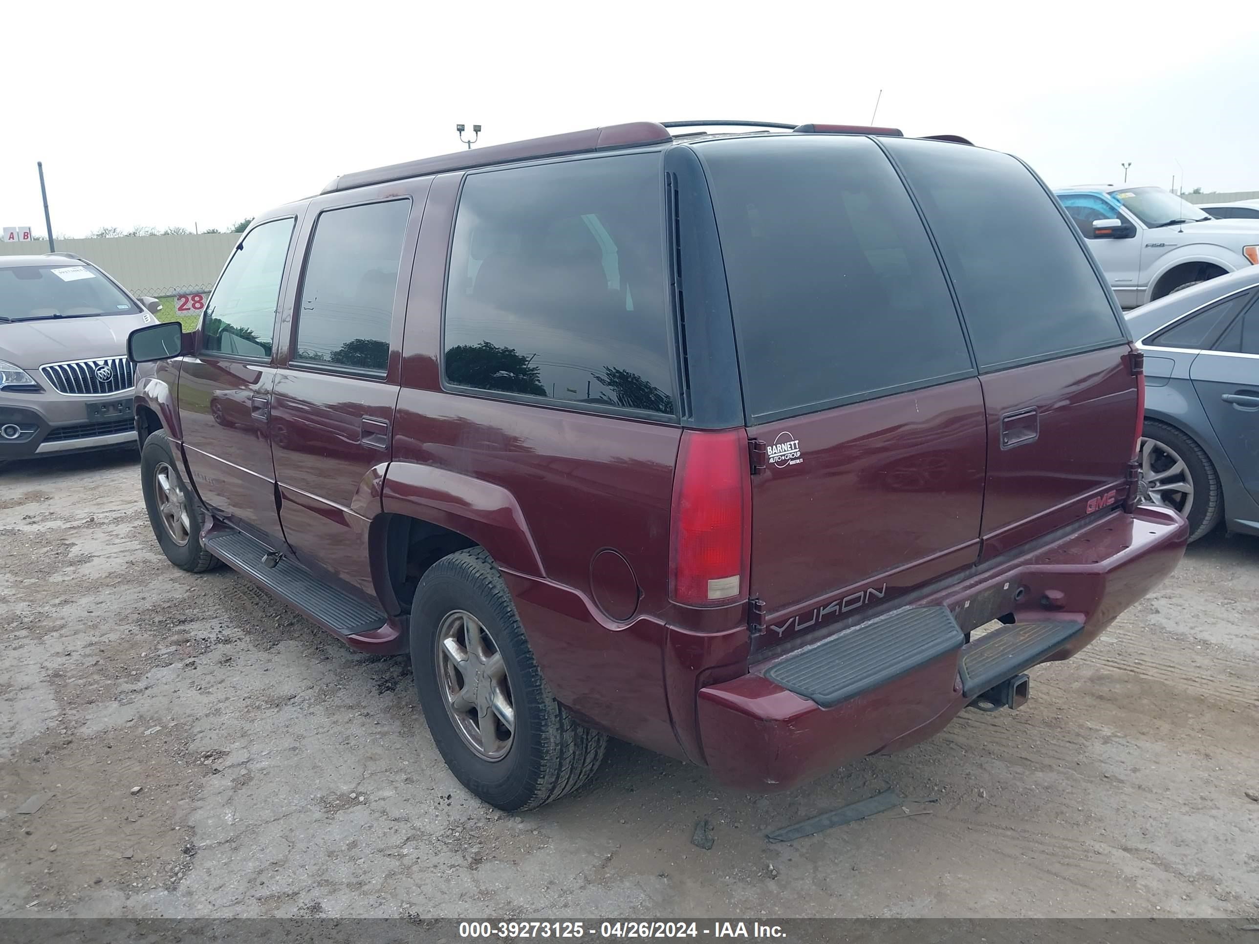 Photo 2 VIN: 1GKEK13R0YR158544 - GMC YUKON 