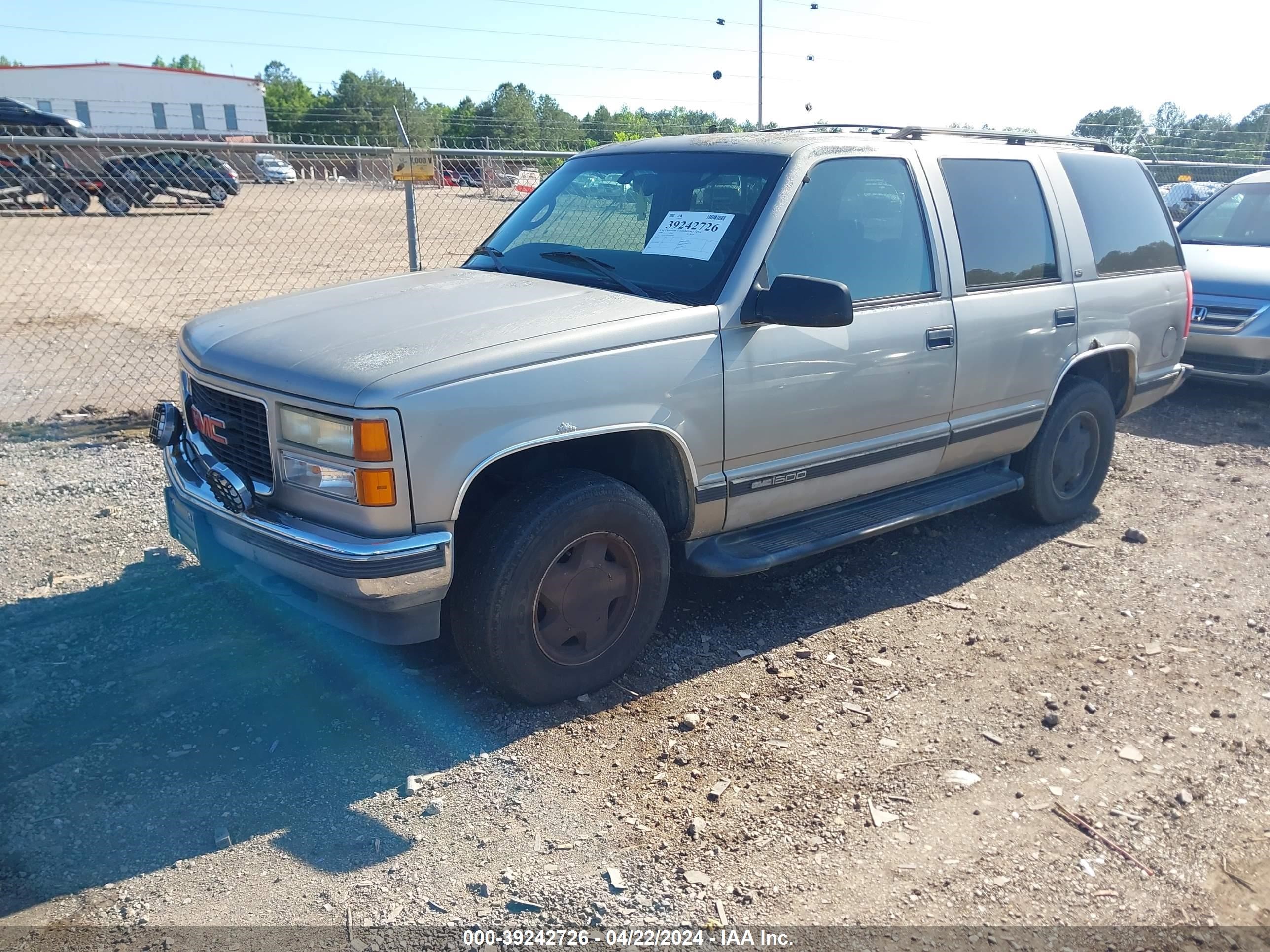 Photo 1 VIN: 1GKEK13R1XJ769485 - GMC YUKON 