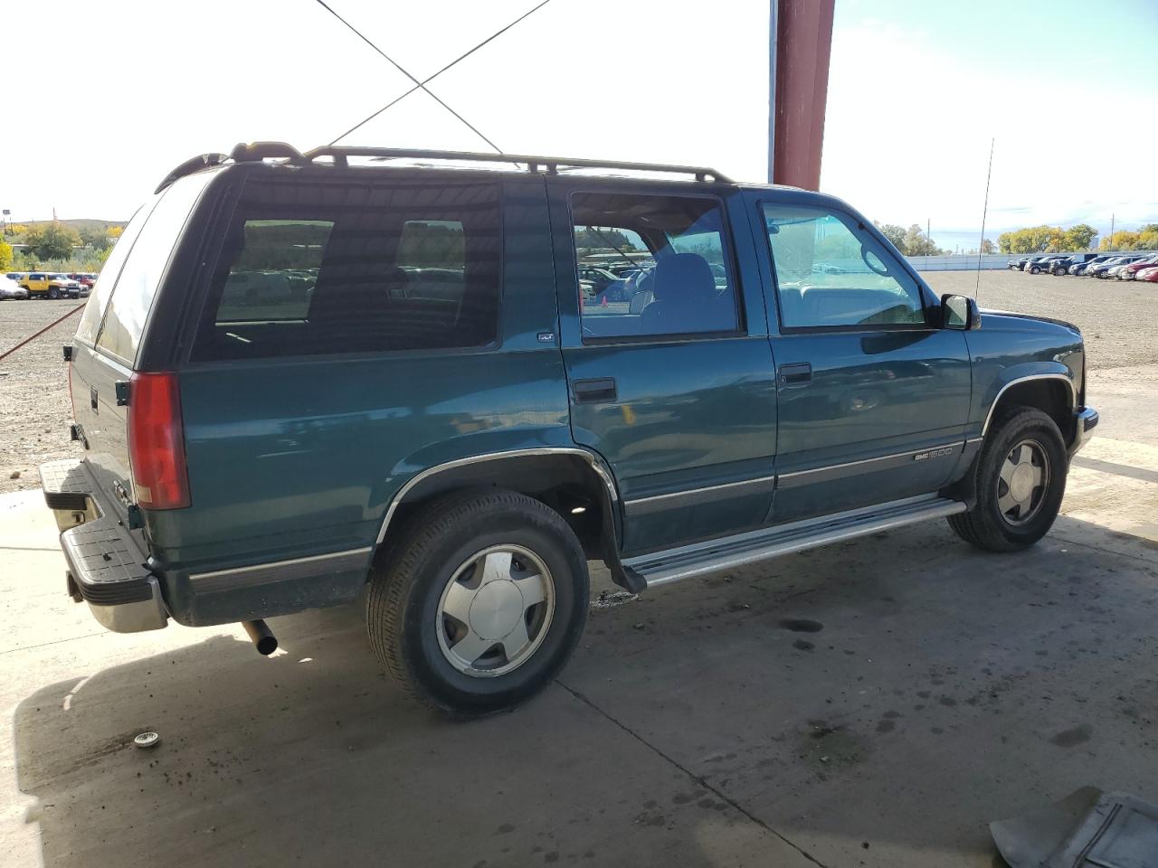 Photo 2 VIN: 1GKEK13R2VJ753938 - GMC YUKON 