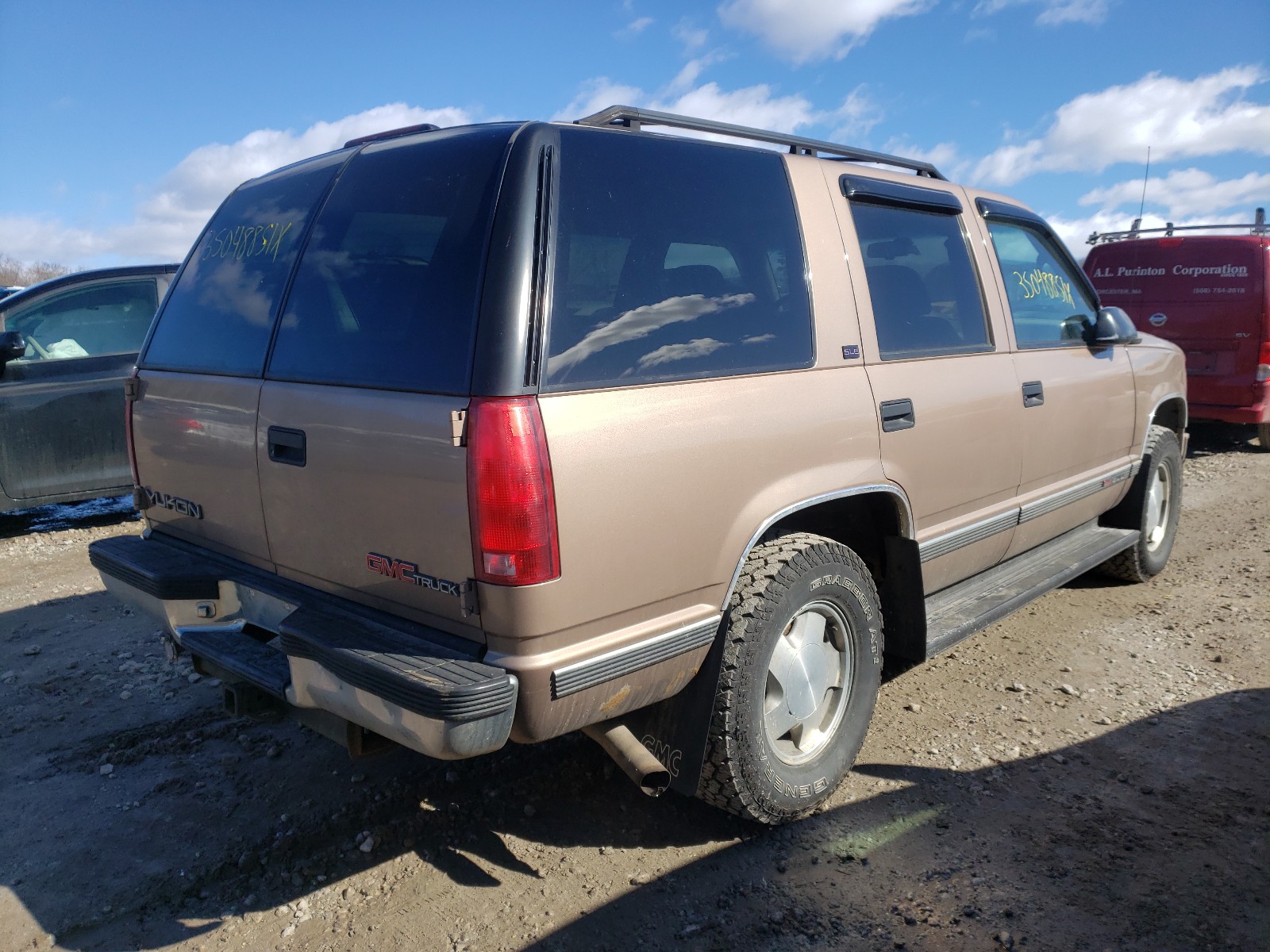 Photo 3 VIN: 1GKEK13R3TJ750723 - GMC YUKON 