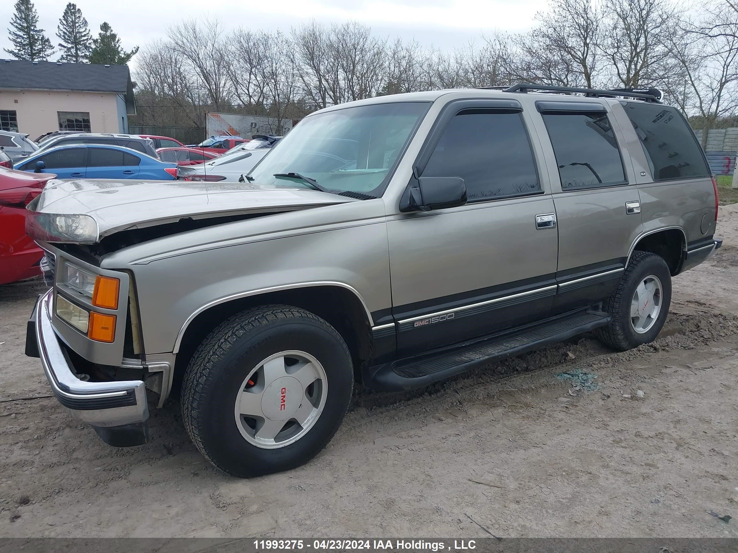 Photo 1 VIN: 1GKEK13R3XJ739632 - GMC YUKON 