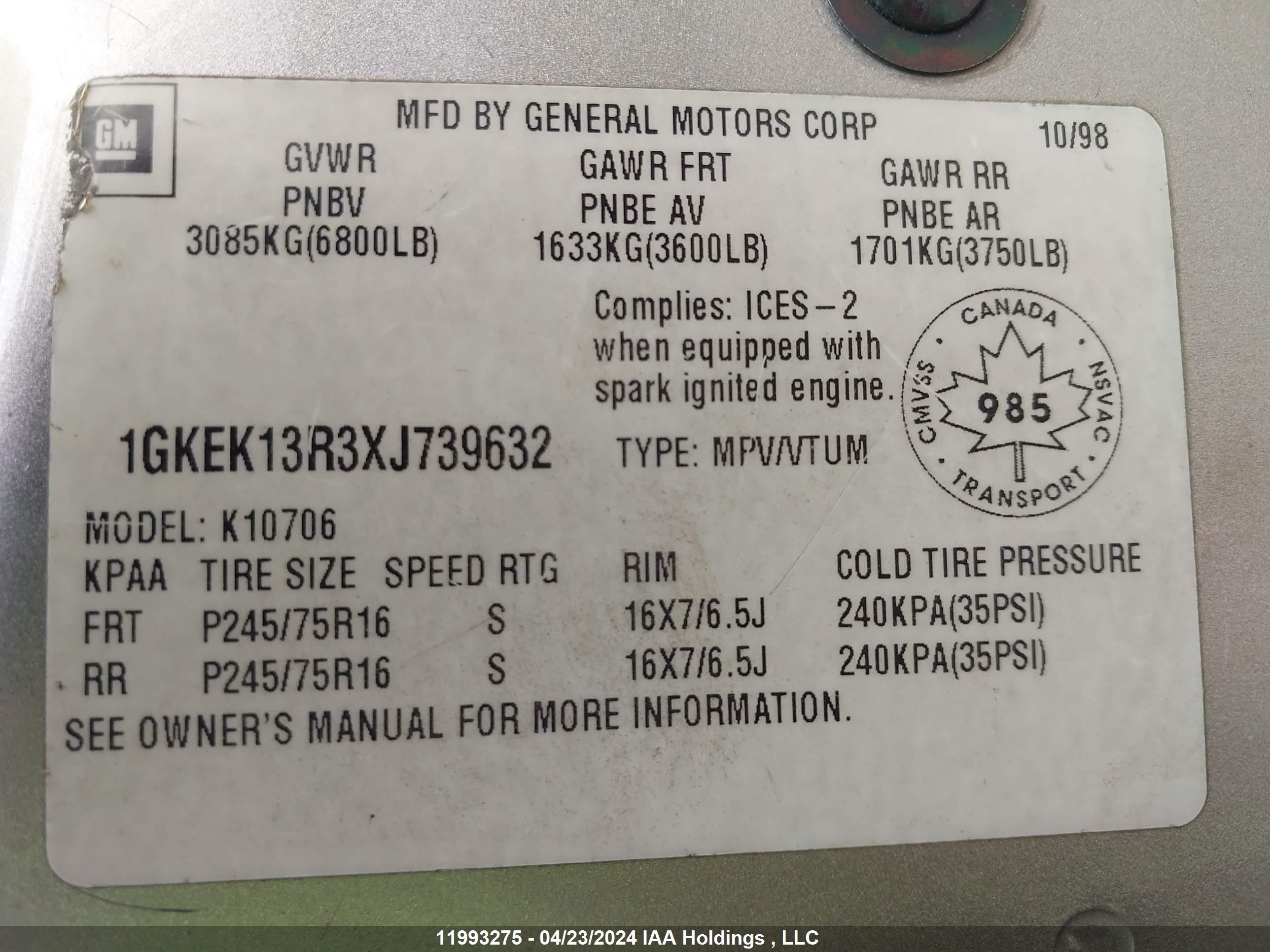 Photo 8 VIN: 1GKEK13R3XJ739632 - GMC YUKON 