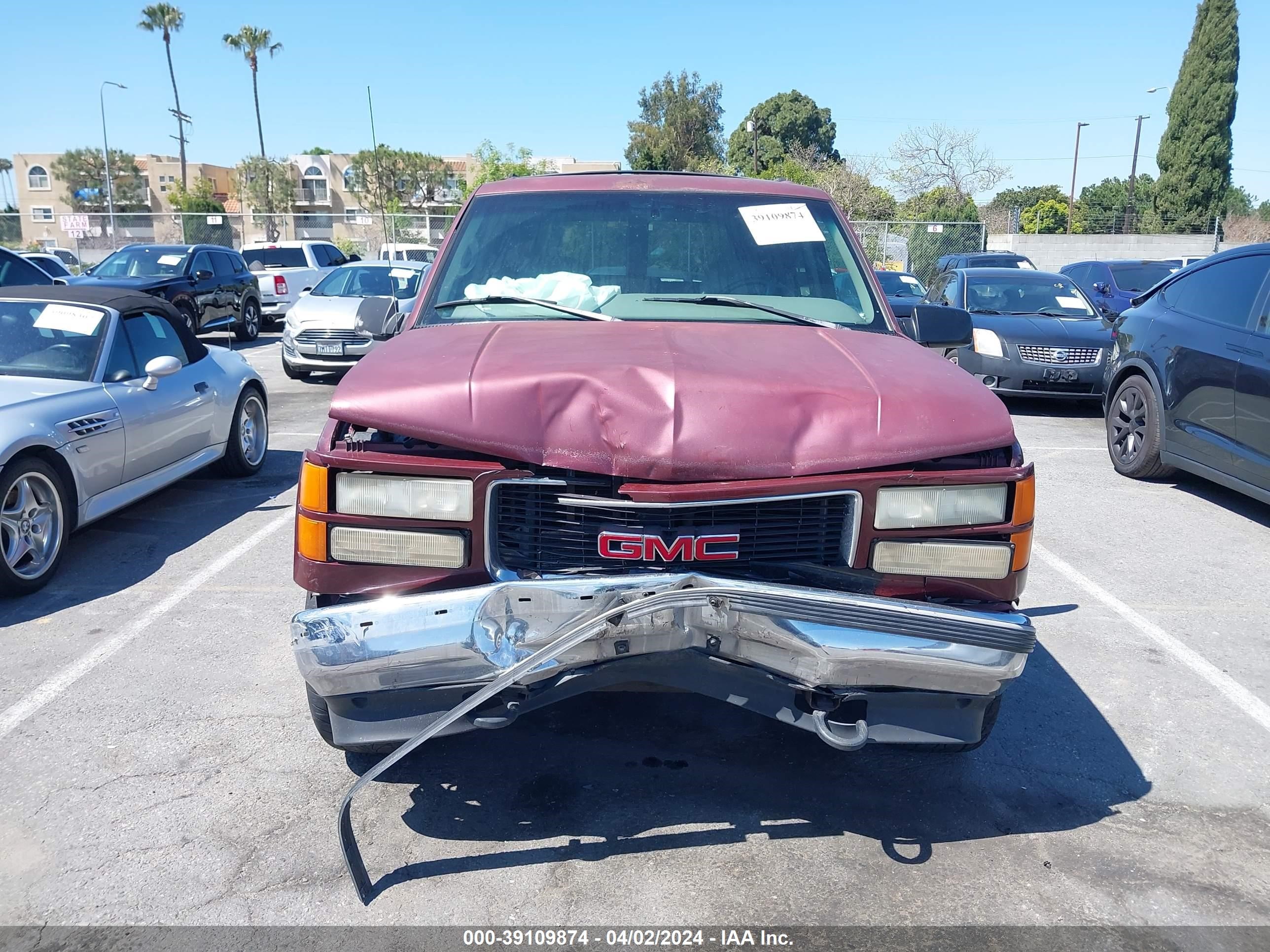 Photo 11 VIN: 1GKEK13R6XJ750138 - GMC YUKON 