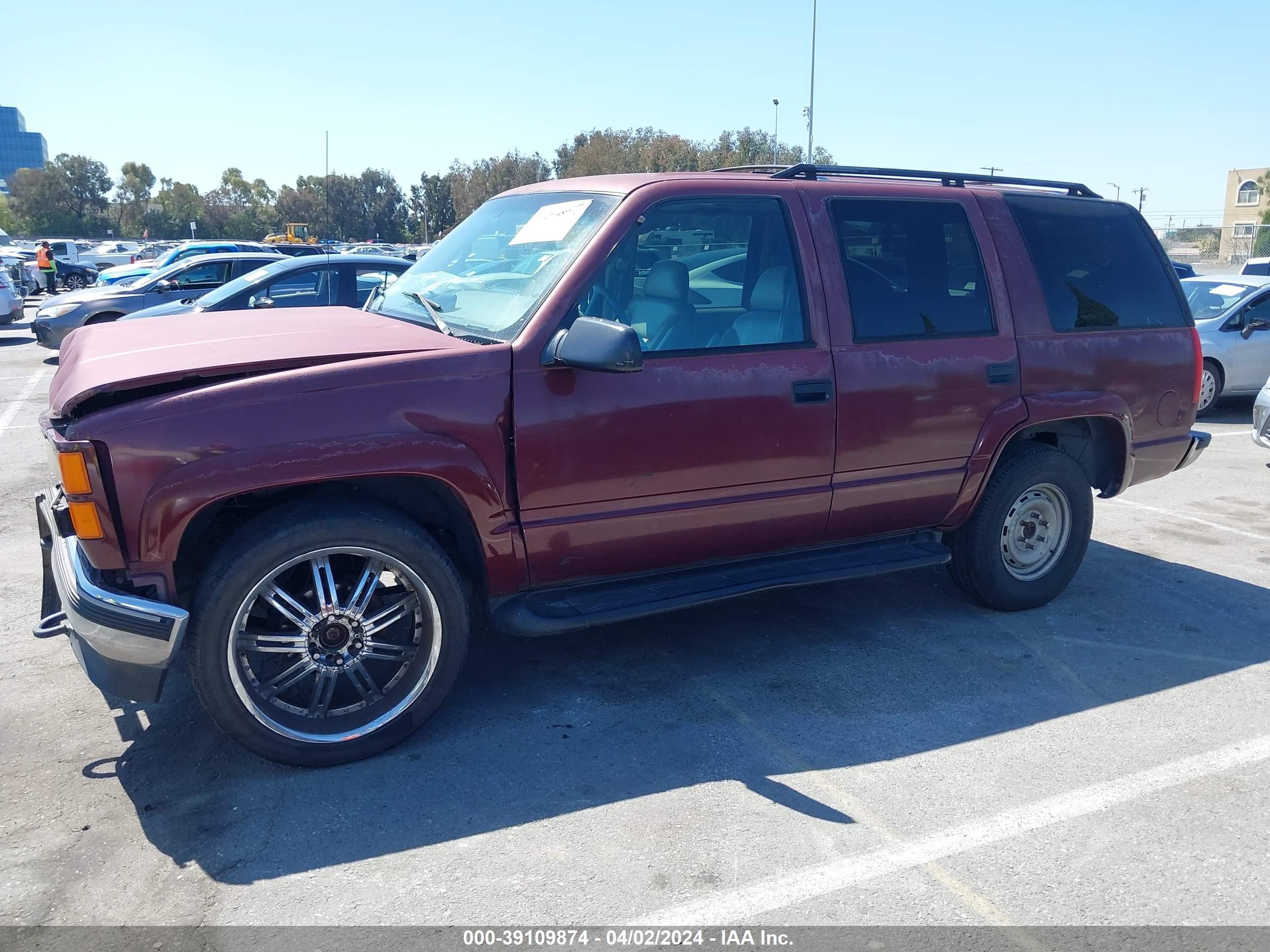 Photo 13 VIN: 1GKEK13R6XJ750138 - GMC YUKON 