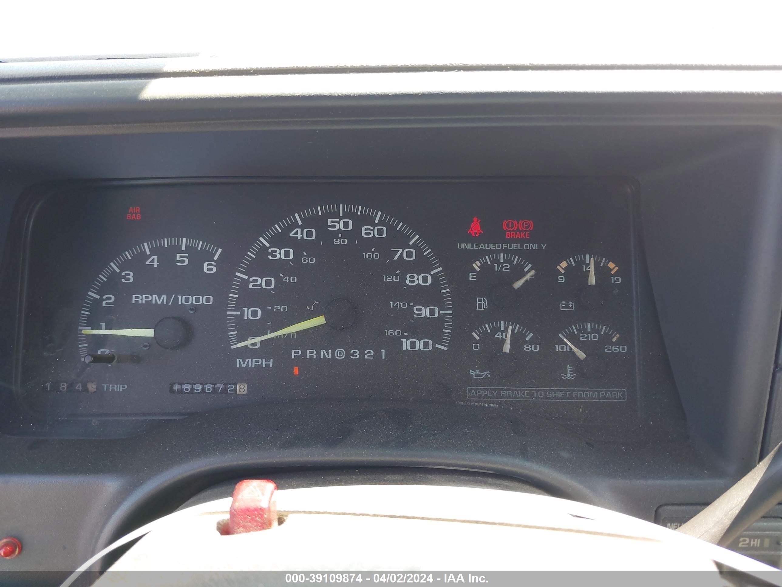 Photo 6 VIN: 1GKEK13R6XJ750138 - GMC YUKON 