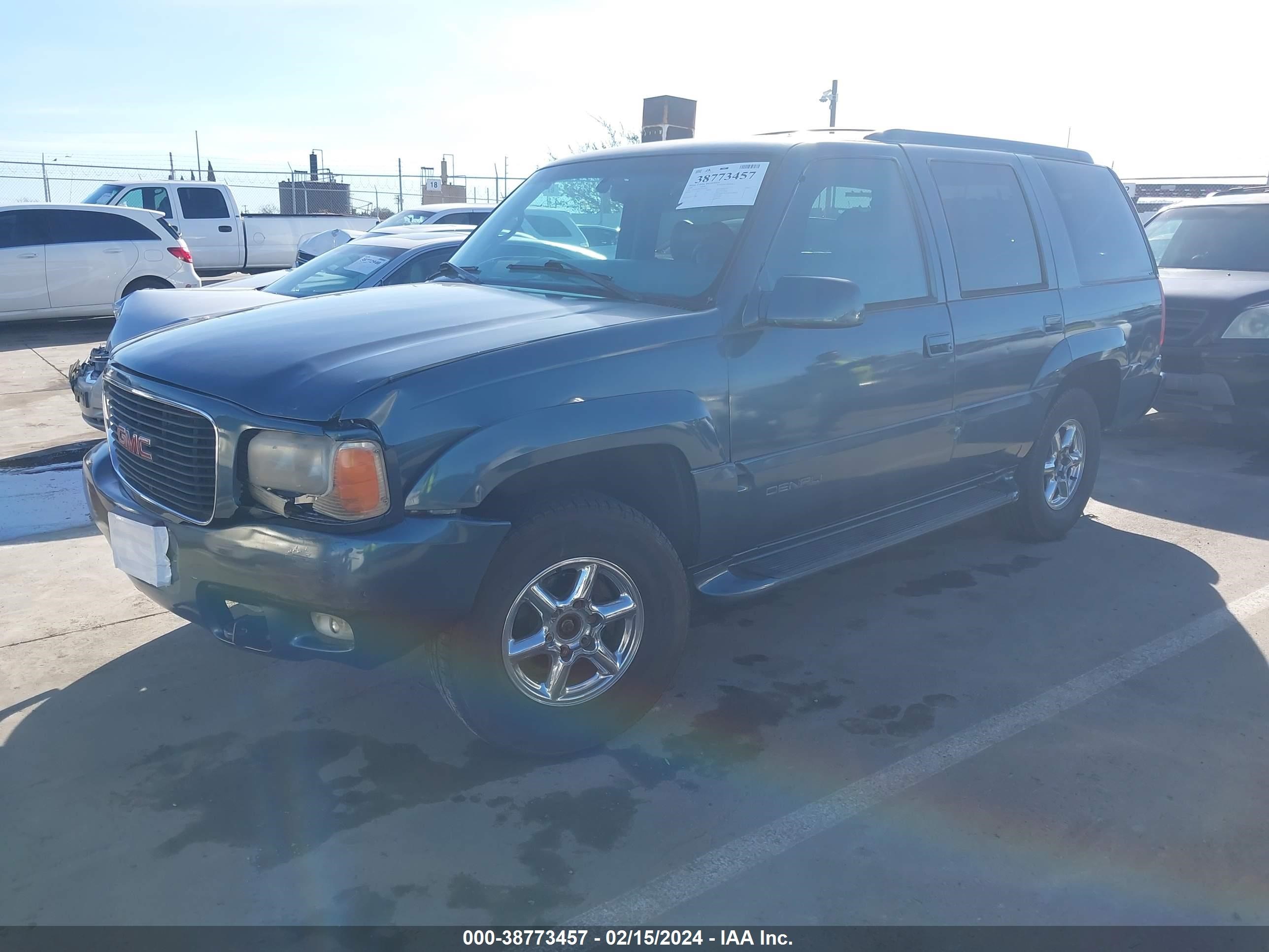 Photo 1 VIN: 1GKEK13R6YR120283 - GMC YUKON 