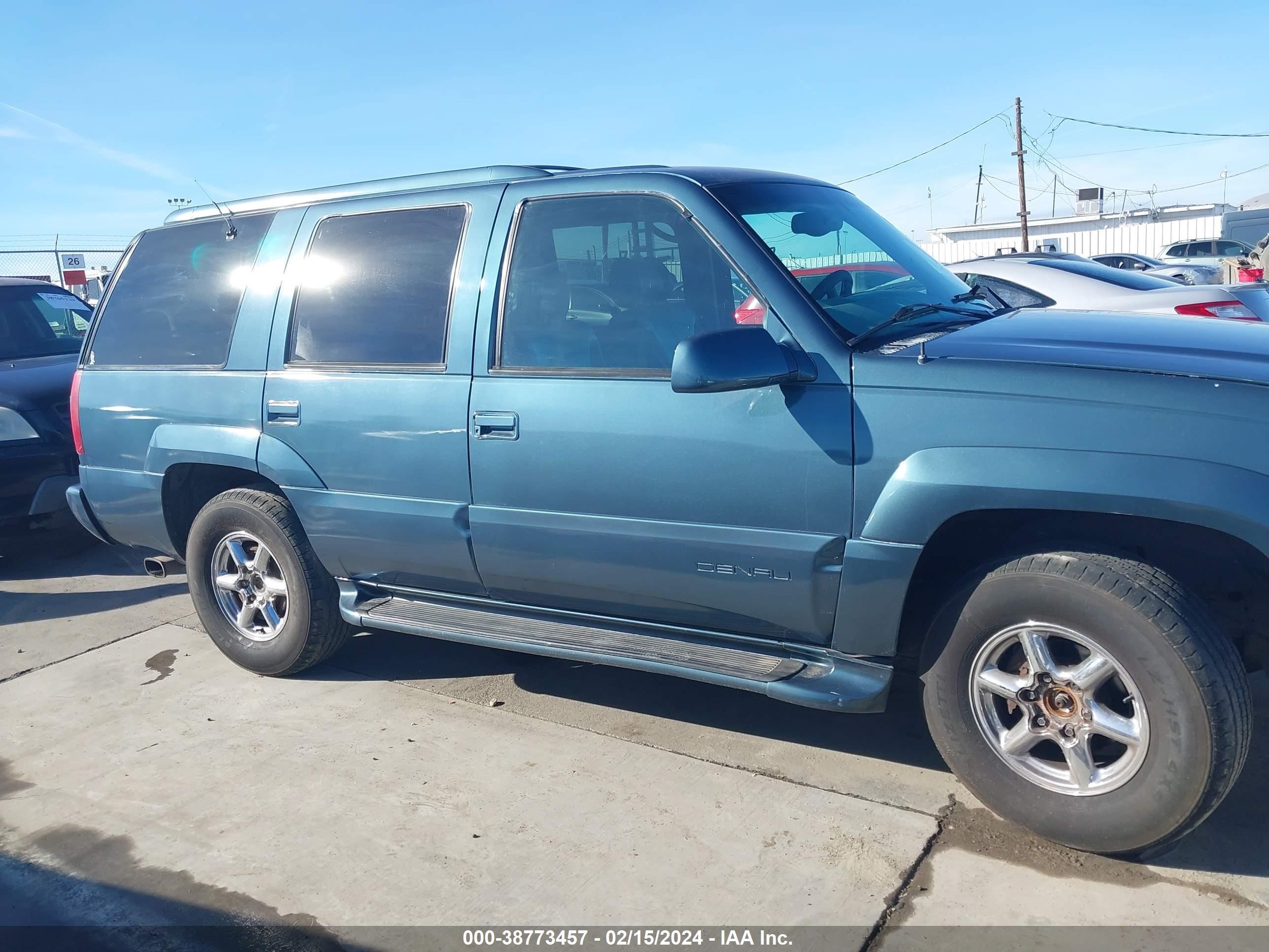 Photo 12 VIN: 1GKEK13R6YR120283 - GMC YUKON 