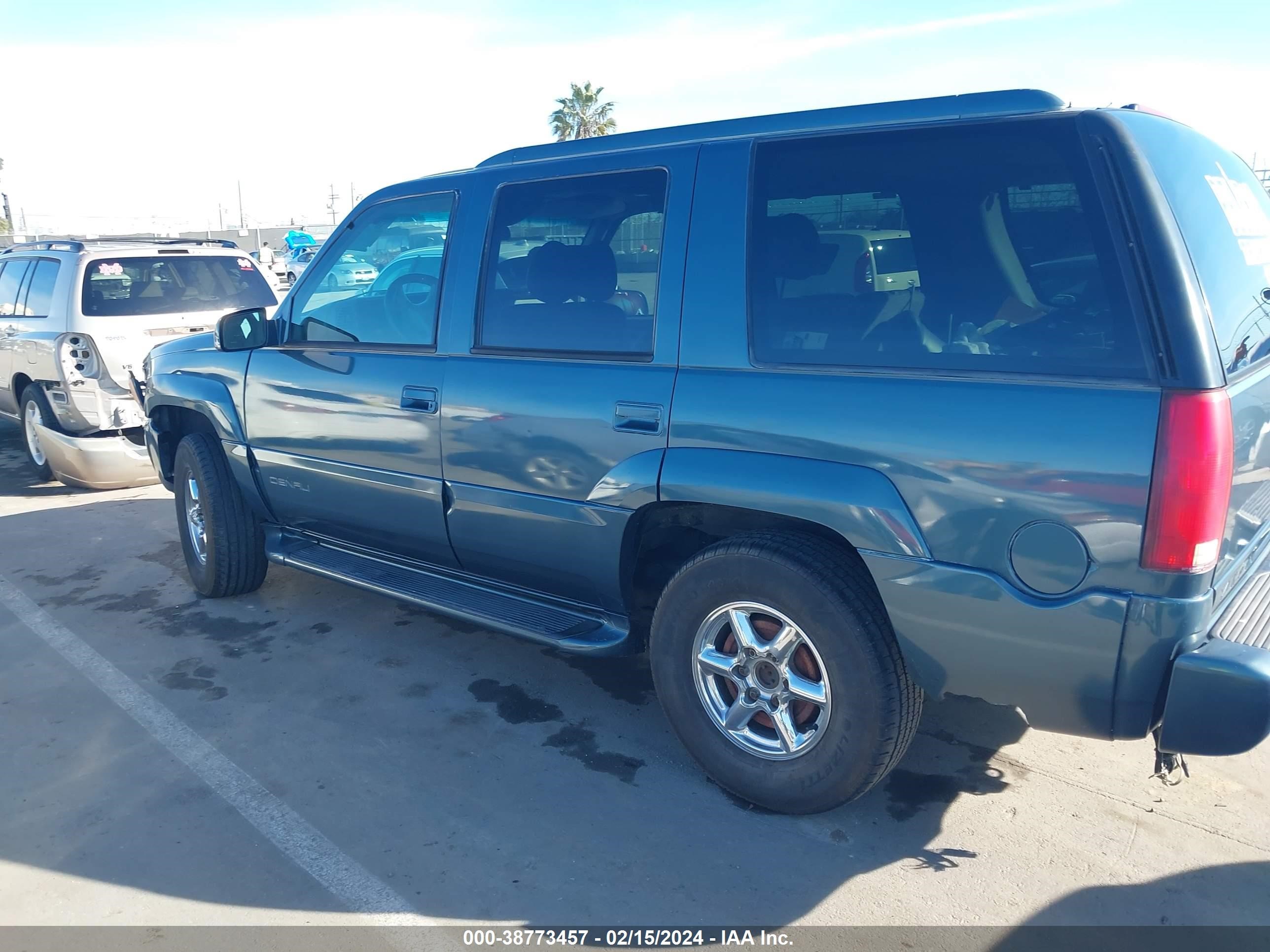 Photo 13 VIN: 1GKEK13R6YR120283 - GMC YUKON 