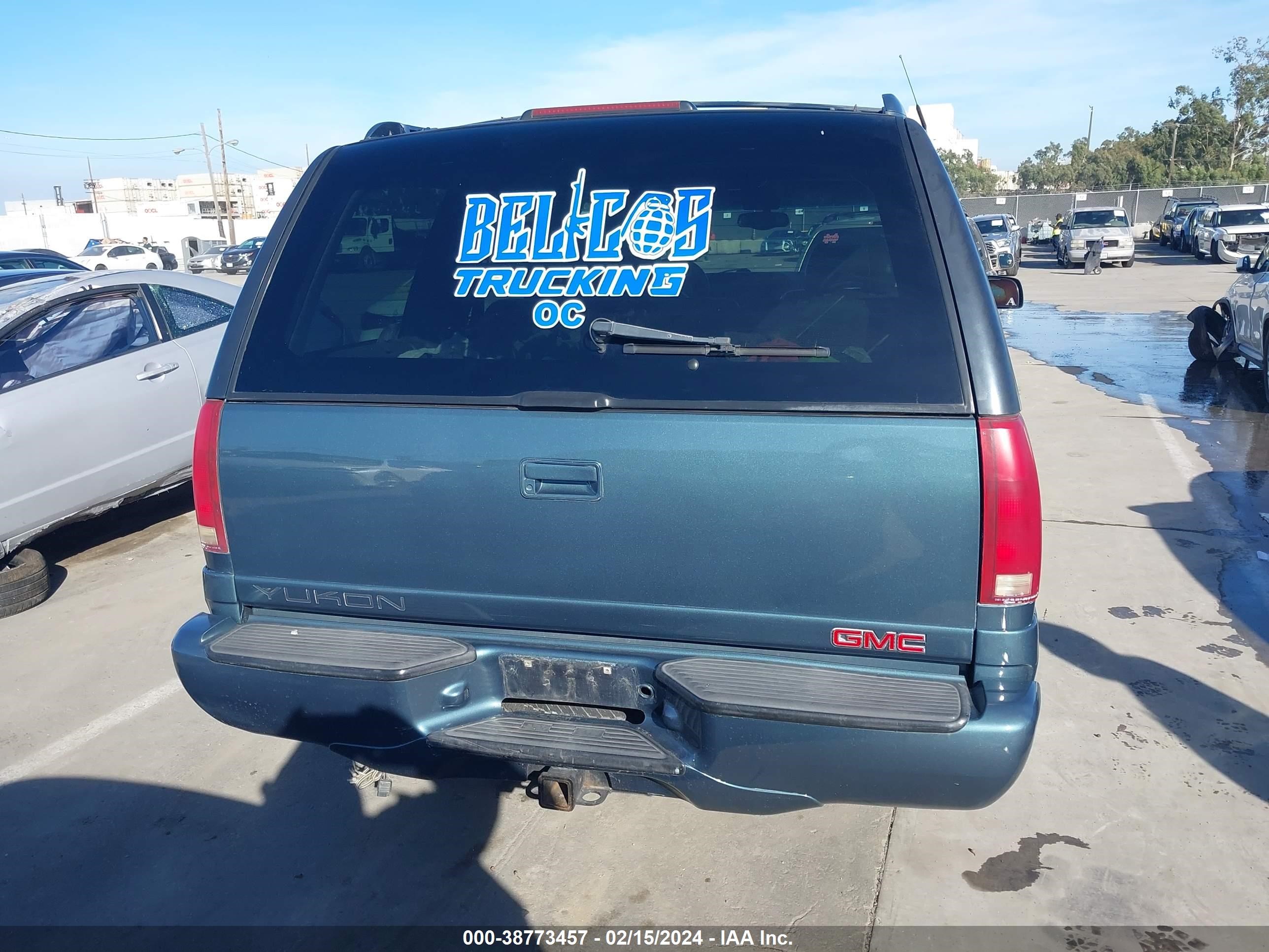 Photo 15 VIN: 1GKEK13R6YR120283 - GMC YUKON 